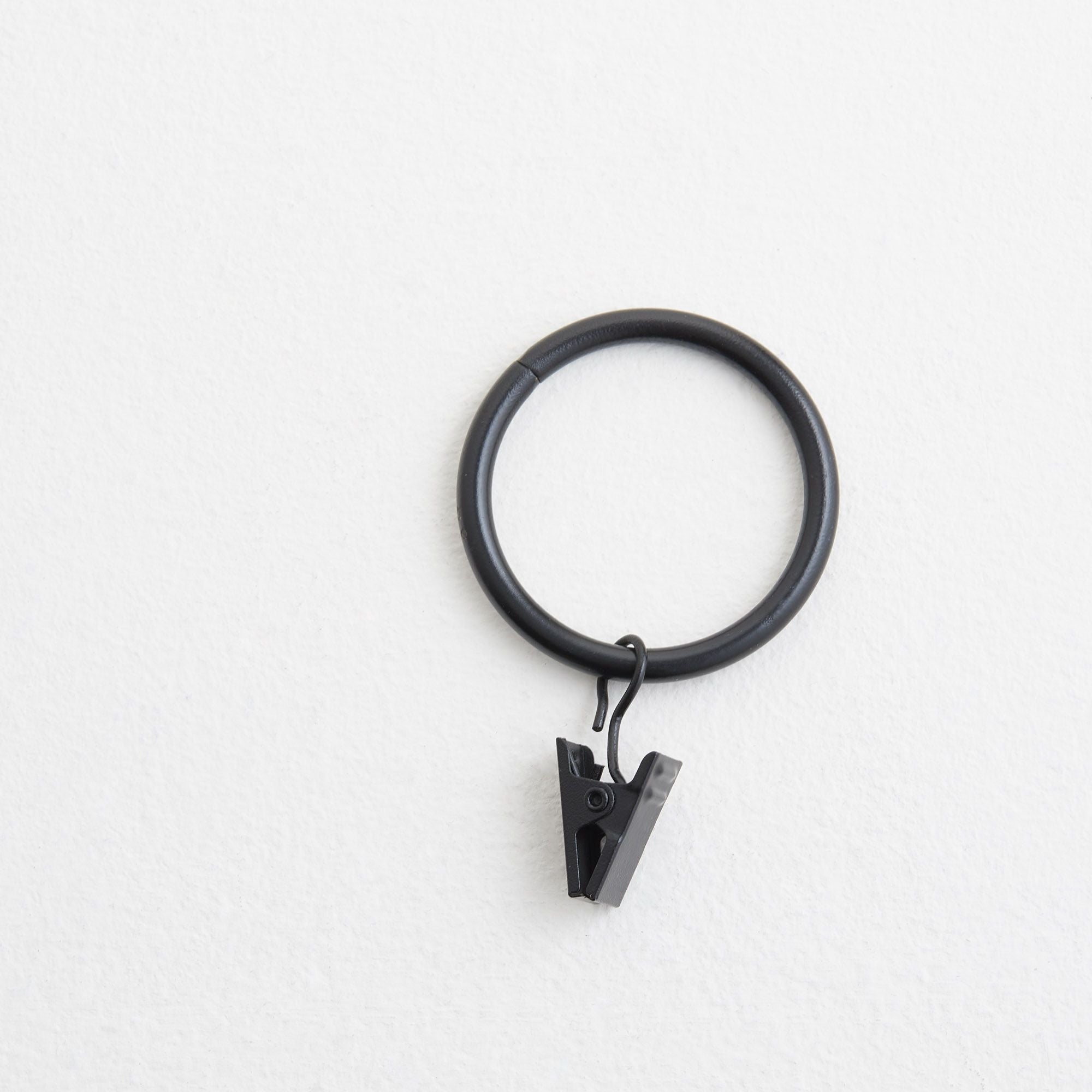 Anneau-pince ALMA noir mat