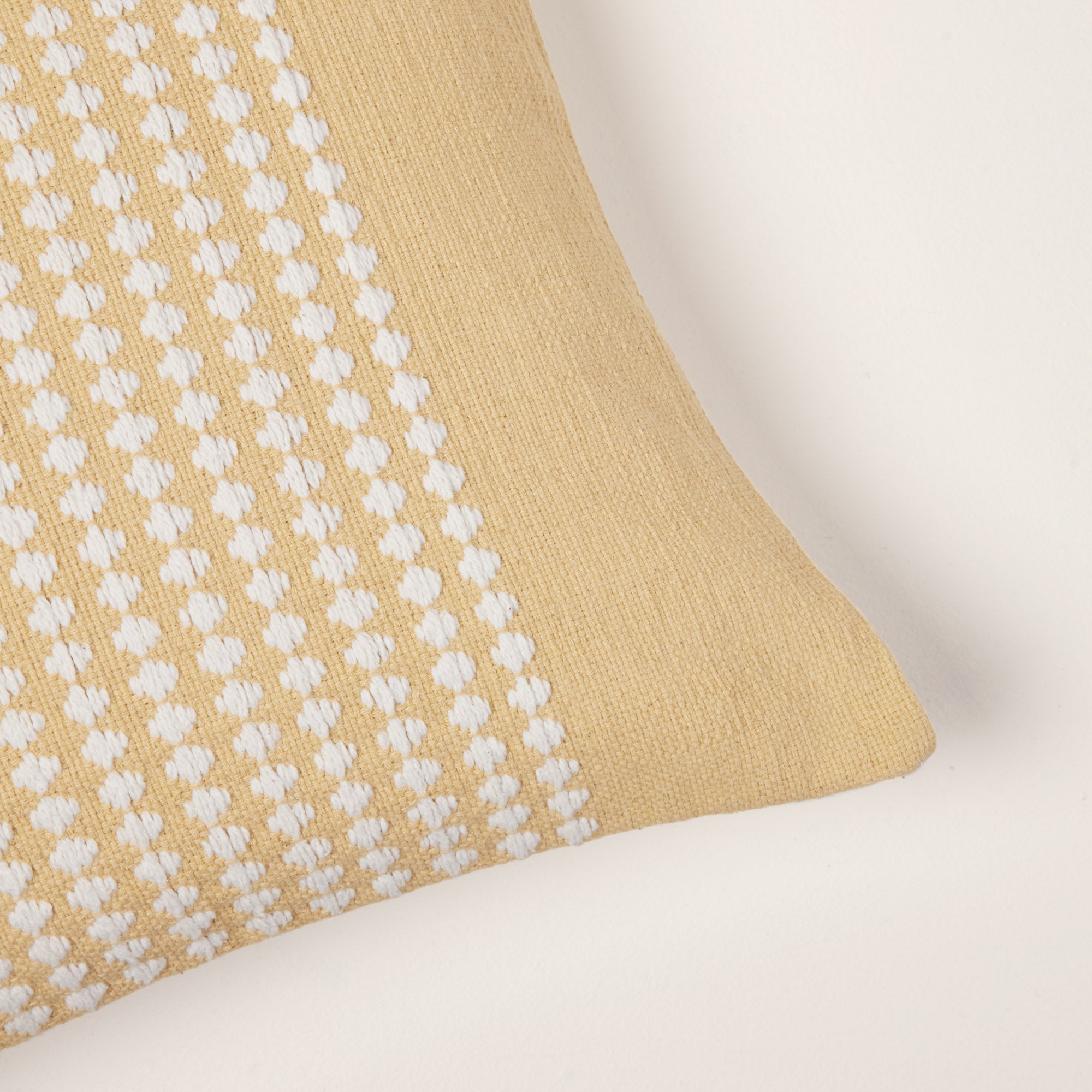 Housse de coussin ADORRA jaune maïs