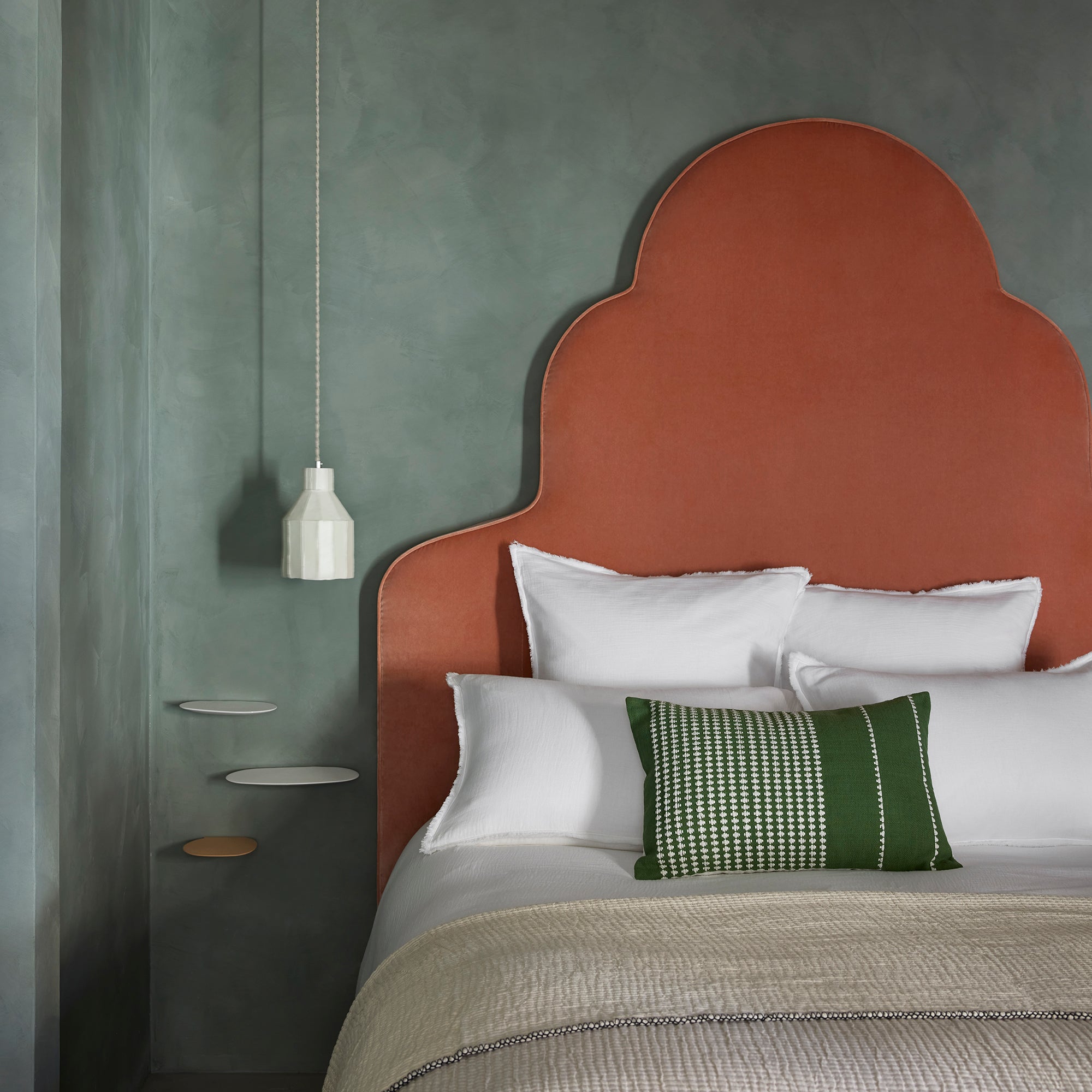 Housse de coussin ADORRA vert mousse