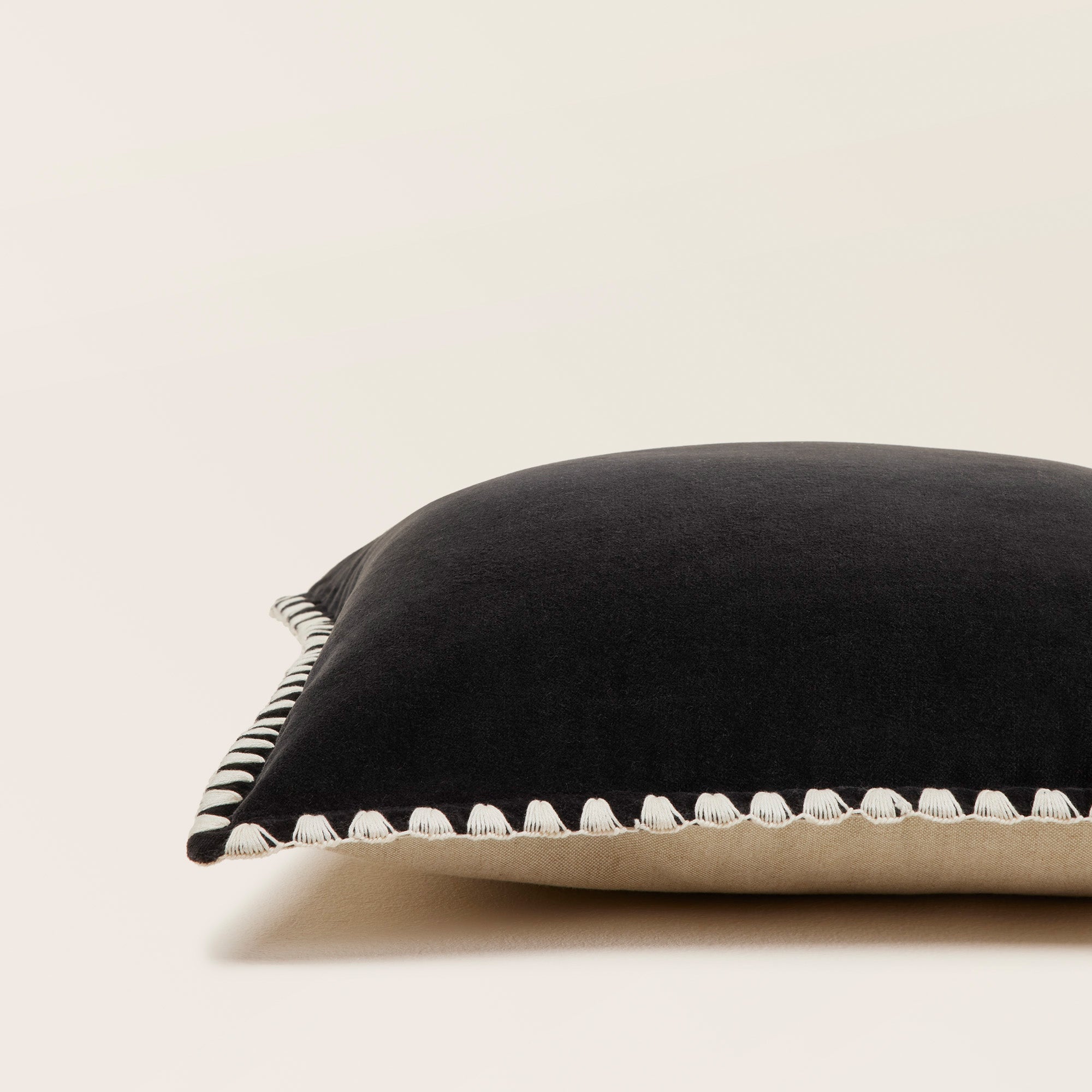 Housse de coussin ANJALI carbone