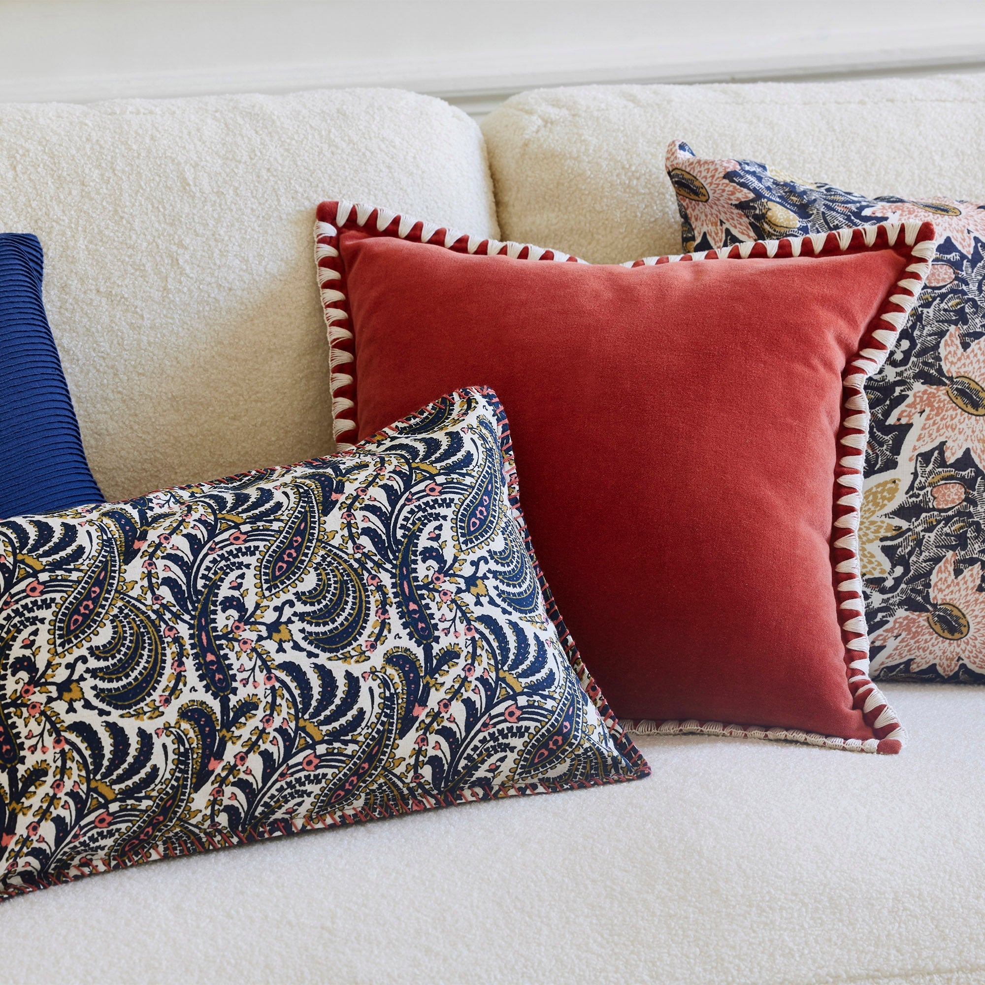 Housse de coussin ANJALI hibicus et naturel