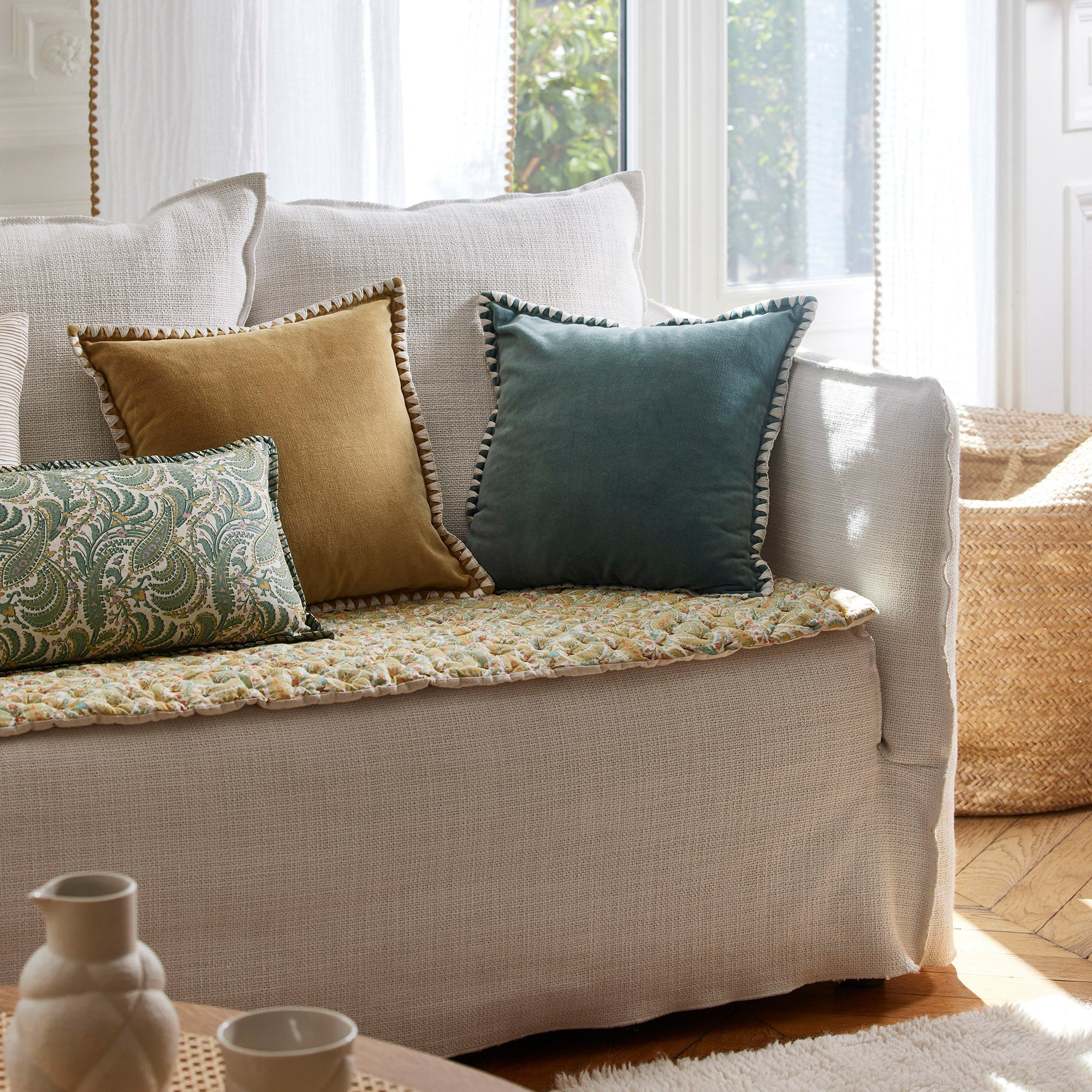 Housse de coussin ANJALI céladon et naturel