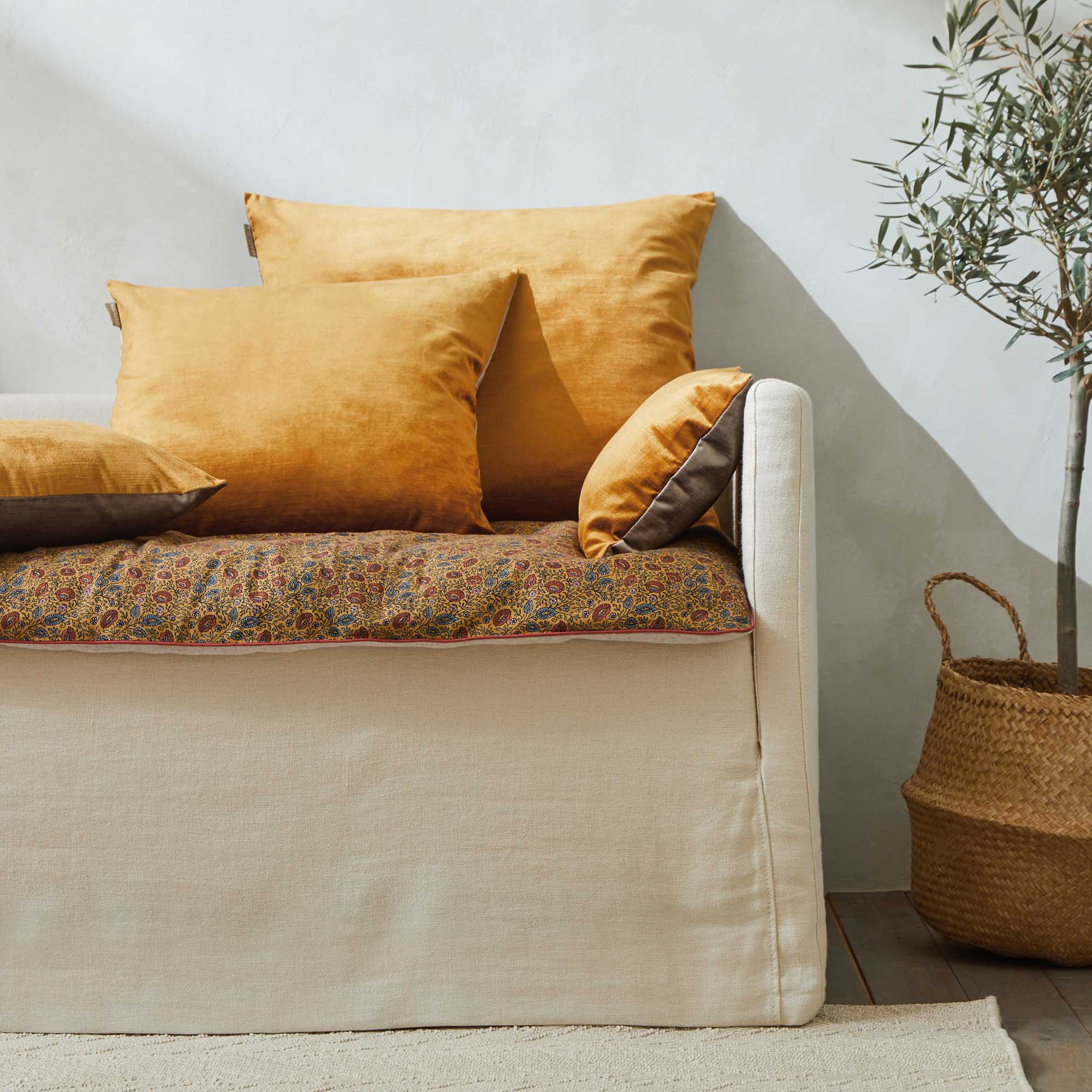 Housse de coussin CASTIGLIONE miel et taupe