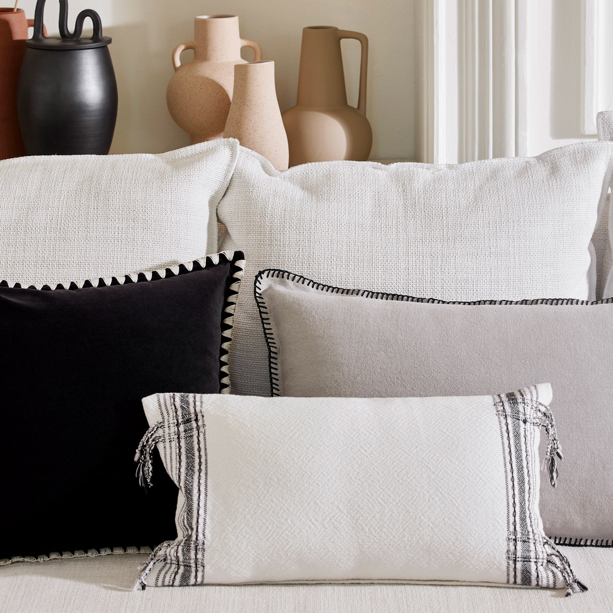 Housse de coussin PAVANI blanc et noir