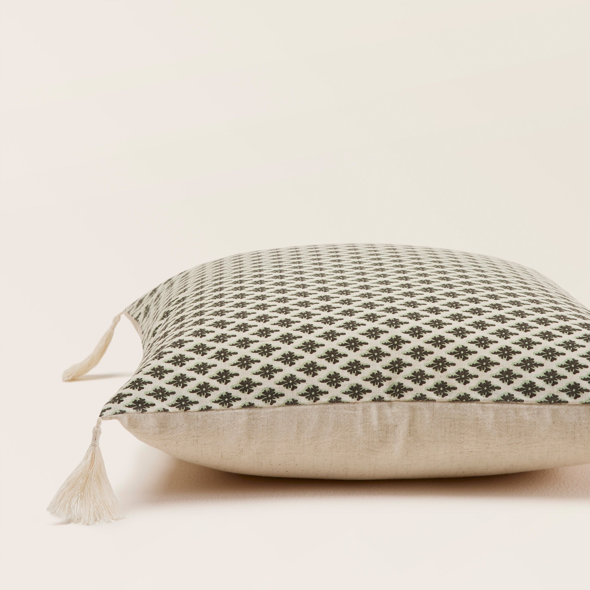 Housse de coussin SANJAY ecru et gris graphite