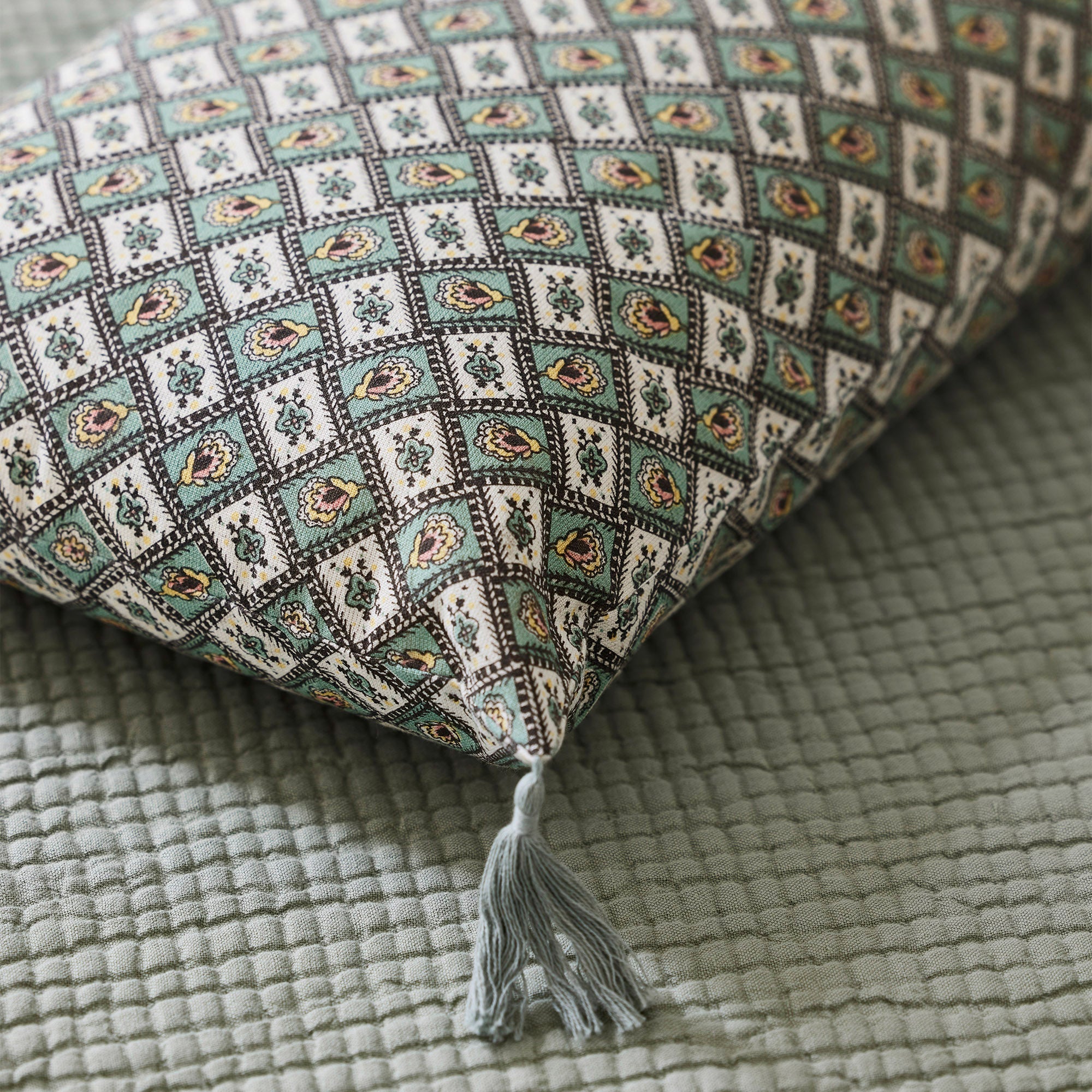 Housse de coussin SATIA vert de gris et écru