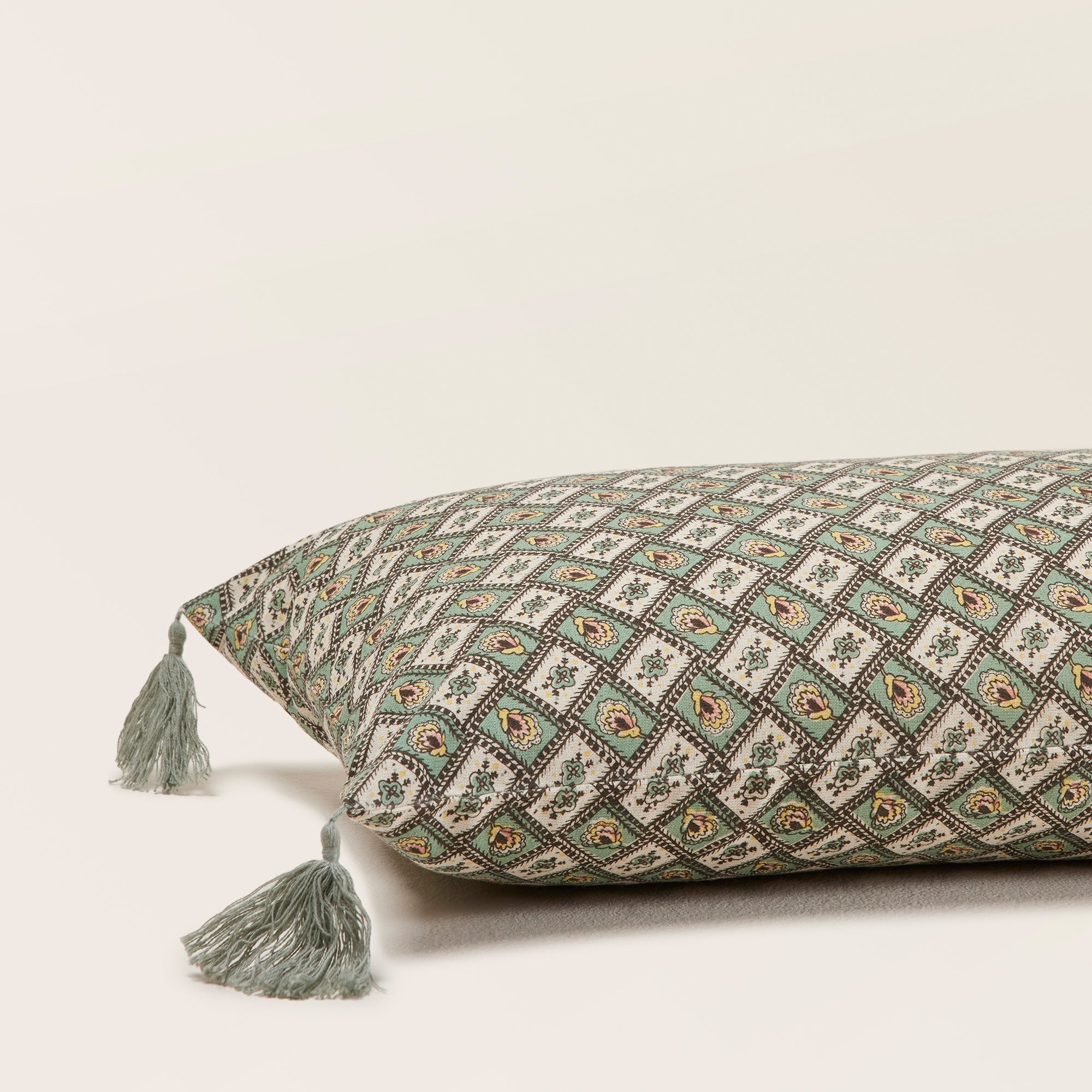 Housse de coussin SATIA vert de gris et écru