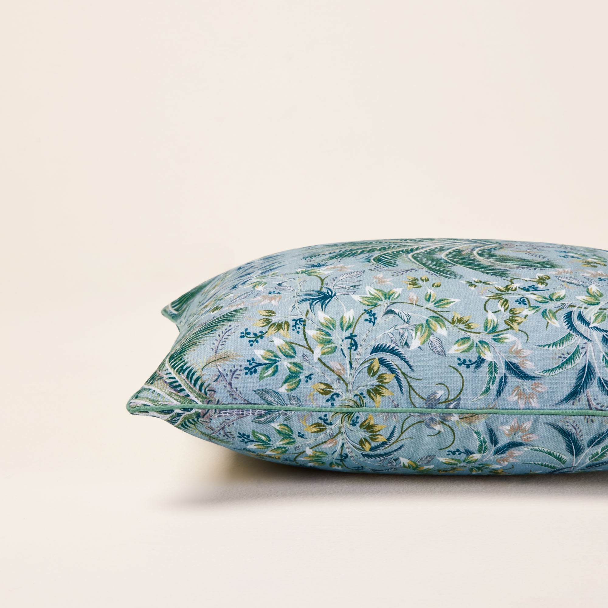 Housse de coussin UBARI vert de gris