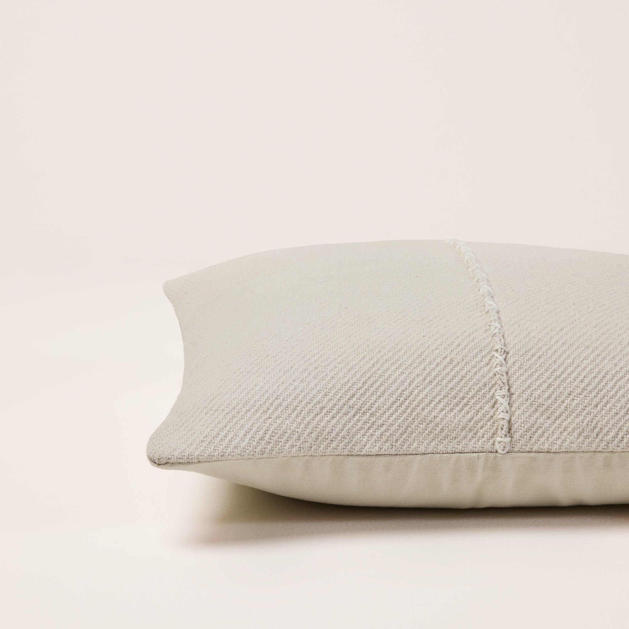 Housse de coussin WALISS beige opale