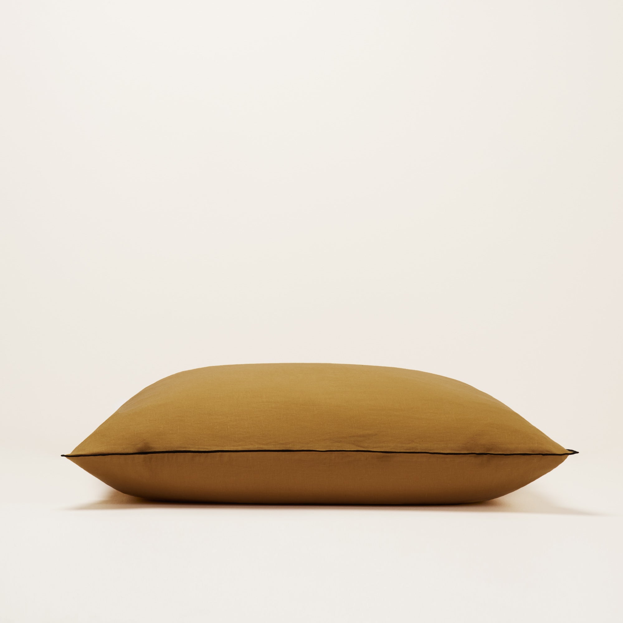 Lot de 2 taies d'oreiller CARLINA bronze et bourdon noir