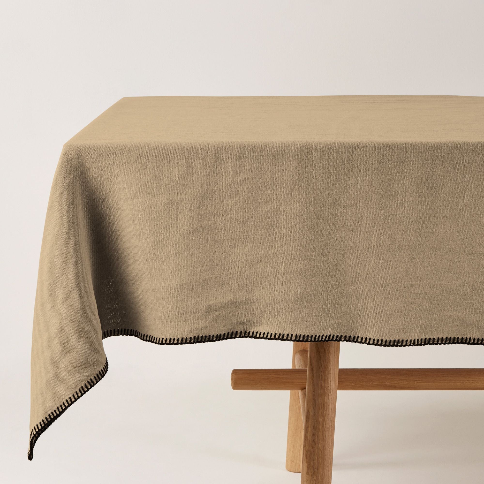 Nappe rectangulaire NINO seigle et feston noir