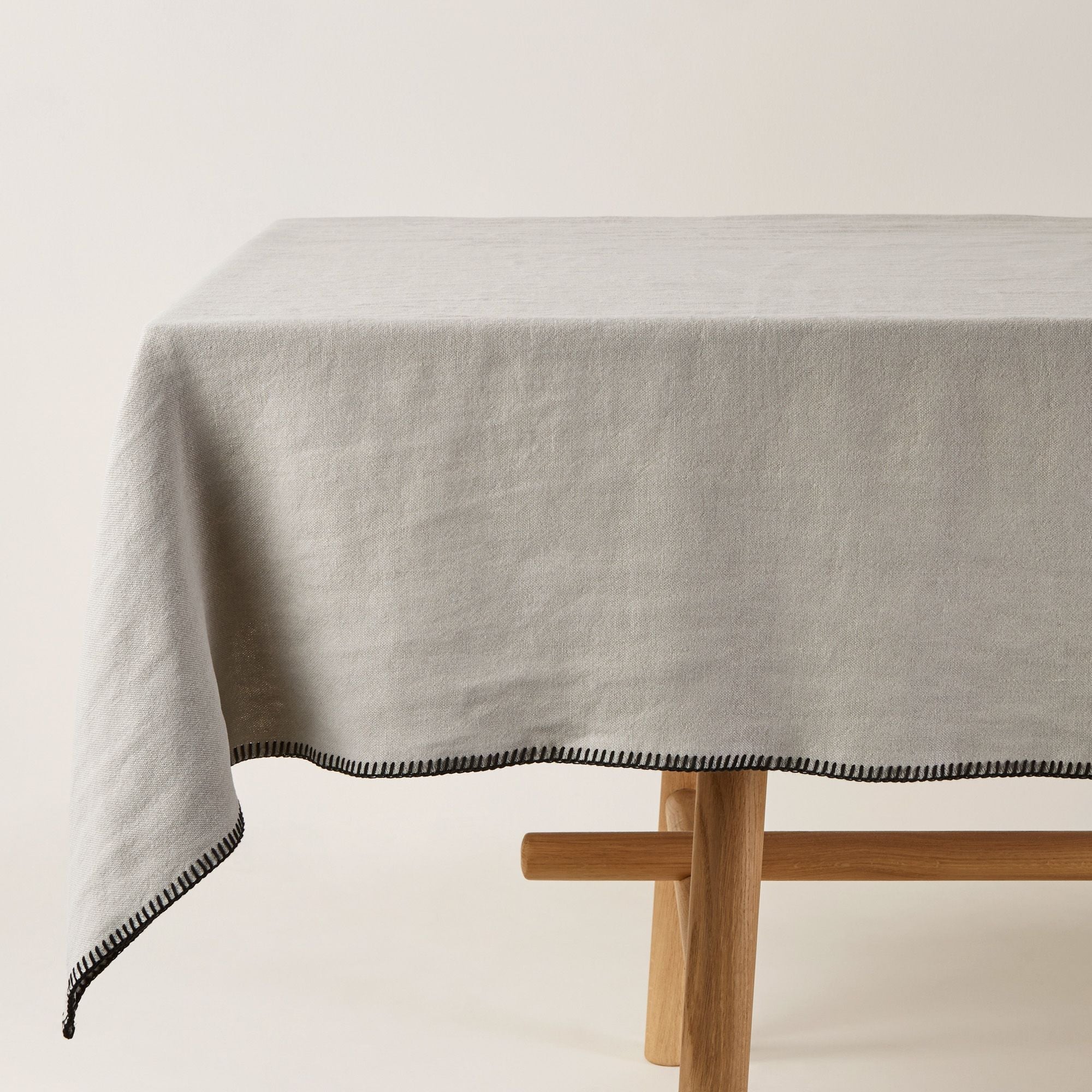 Nappe rectangulaire NINO ficelle et feston noir