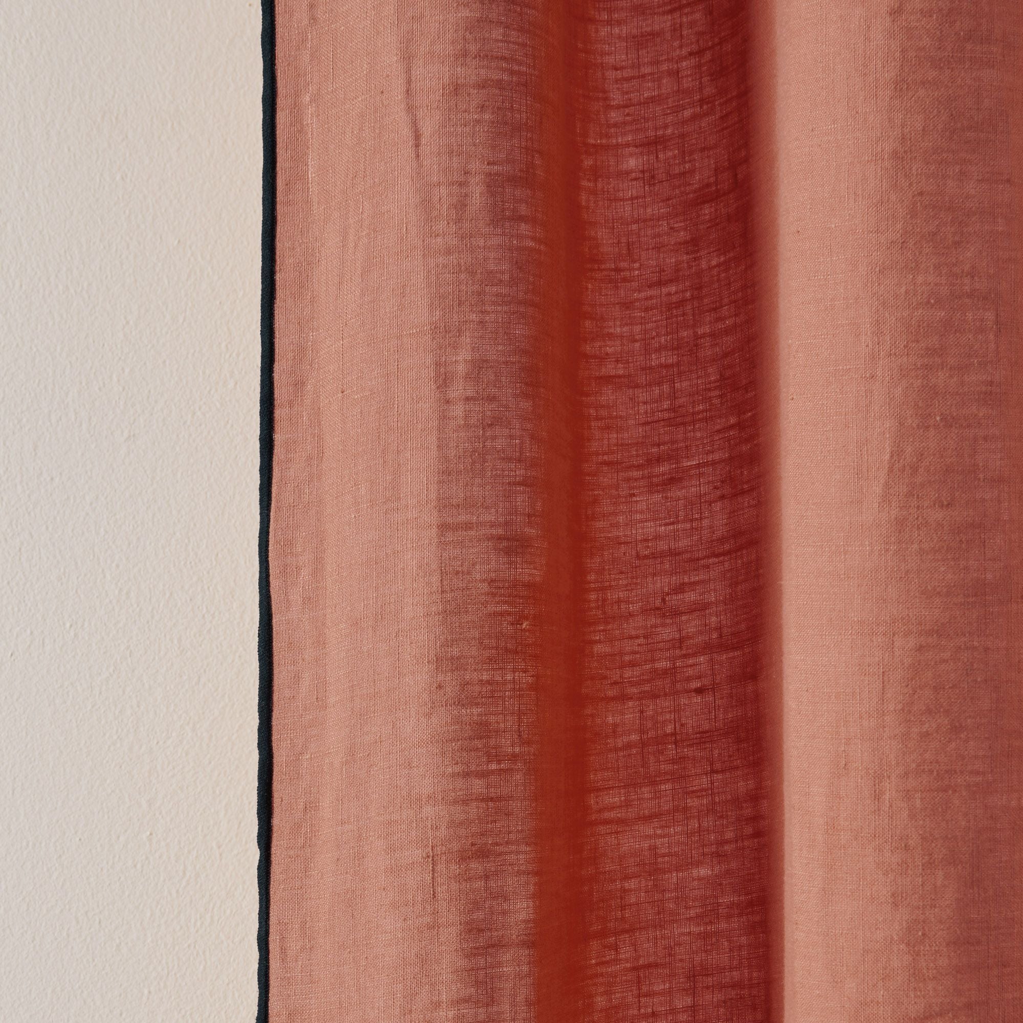 Panneau CARLINA terracotta et bourdon noir
