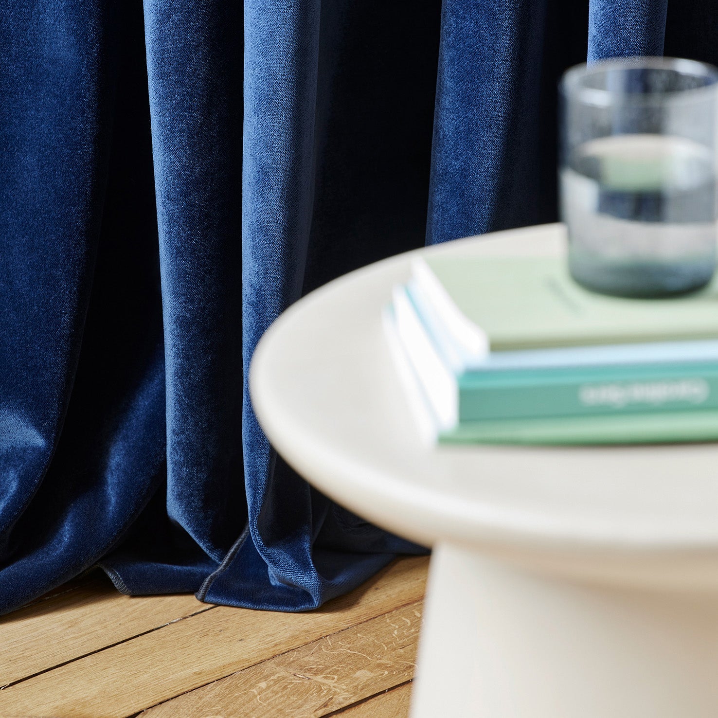 Panneau DARIO bleu nuit et bourdon noir