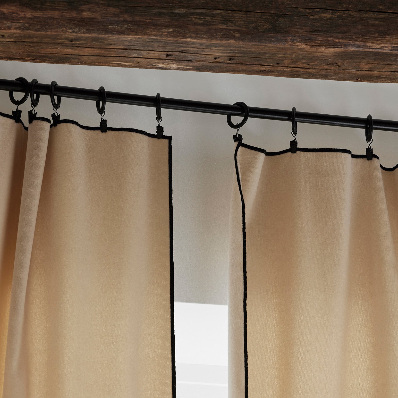 Panneau DARIO blanc antique et bourdon noir