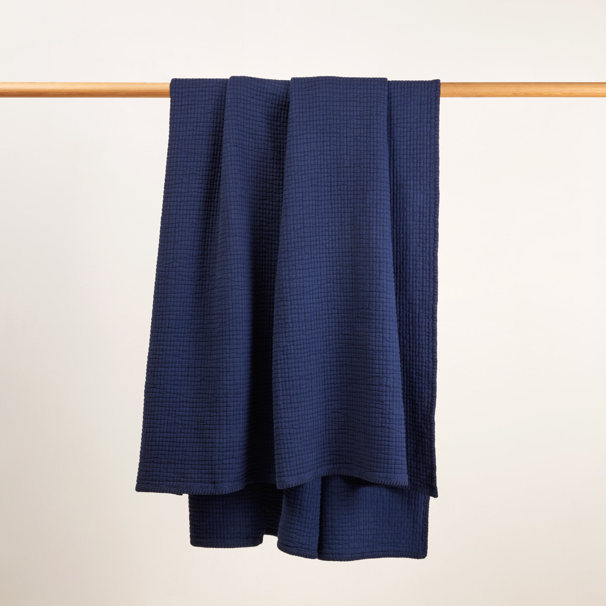 Plaid ILARIO encre bleue et feston noir