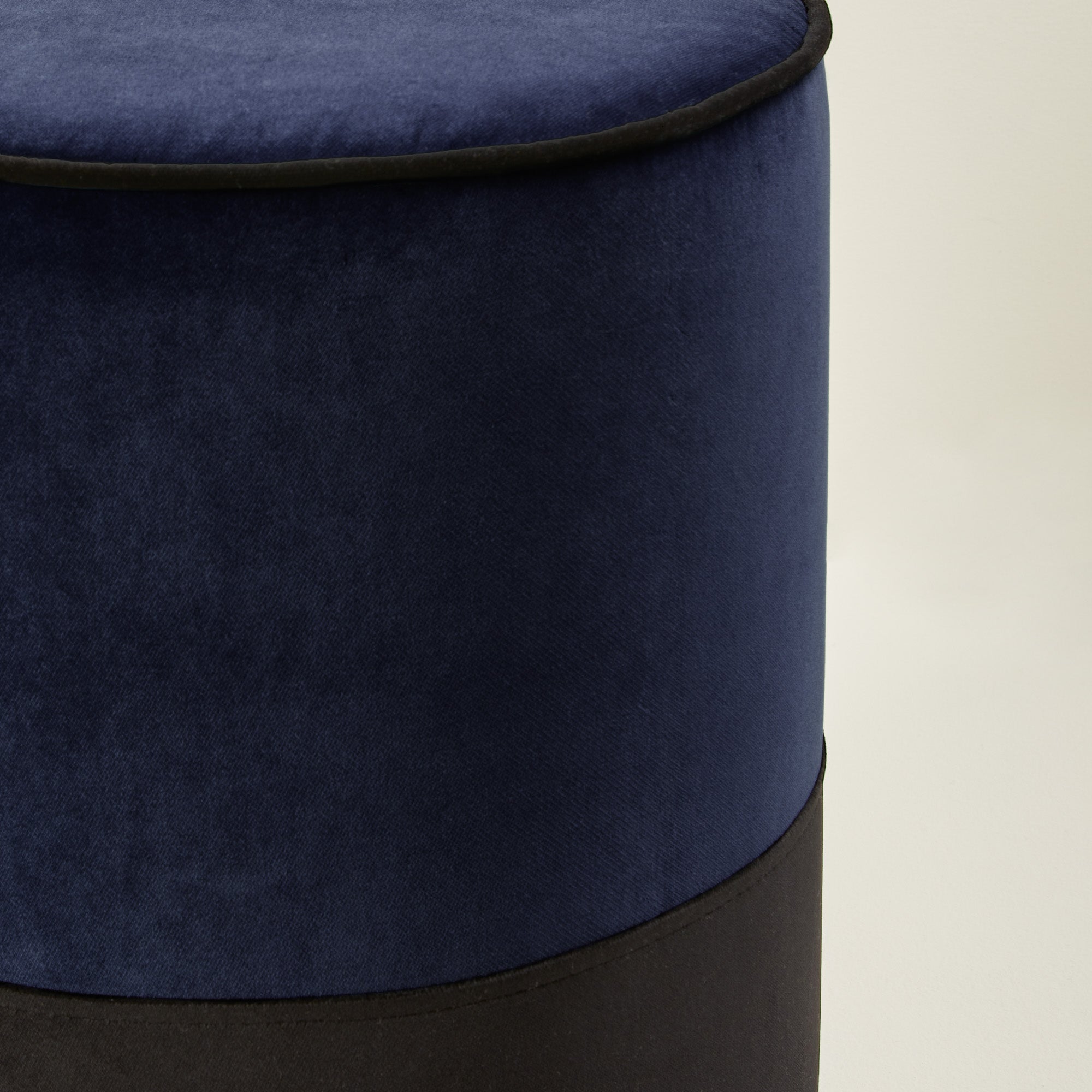 Pouf NOE bleu de nuit et noir