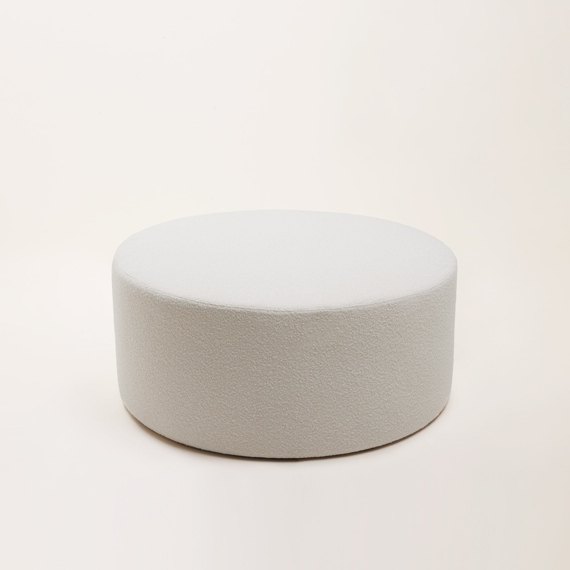 Pouf ROMEO écru bouclé