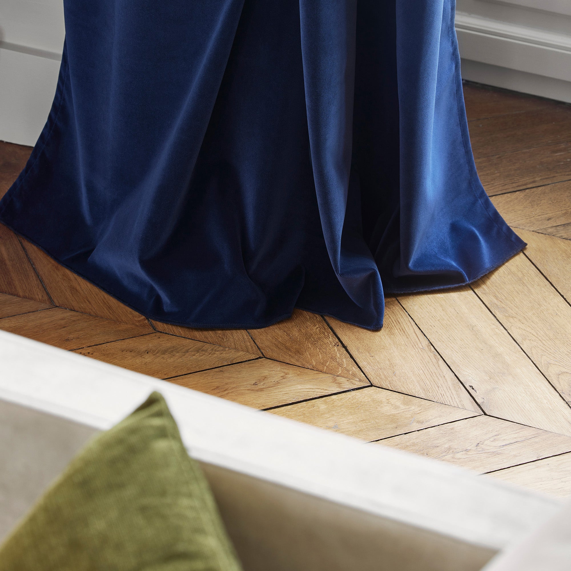 Rideau à oeillets dorés MATIA bleu nuit