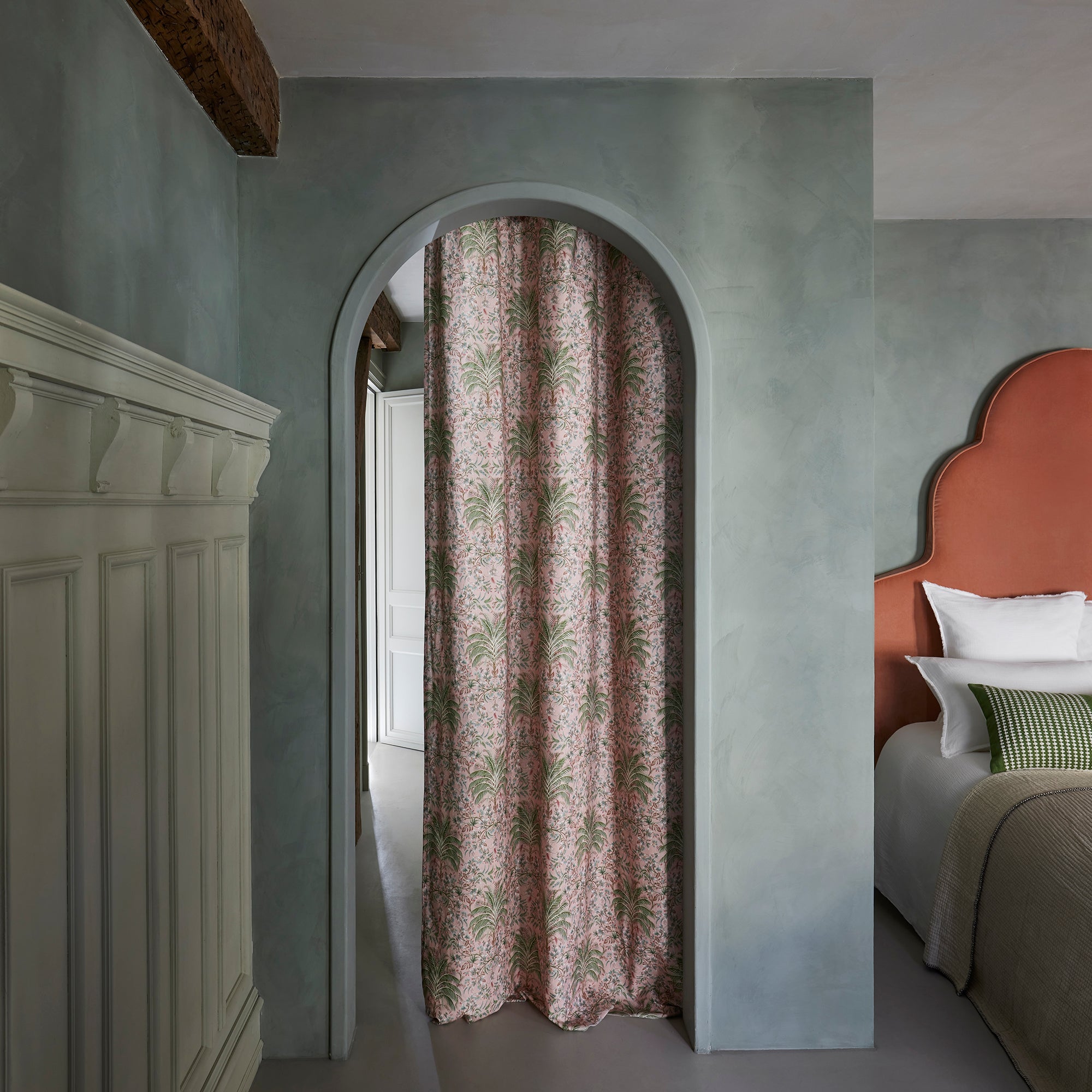 Rideau à oeillets dorés UBARI rose pétale et vert