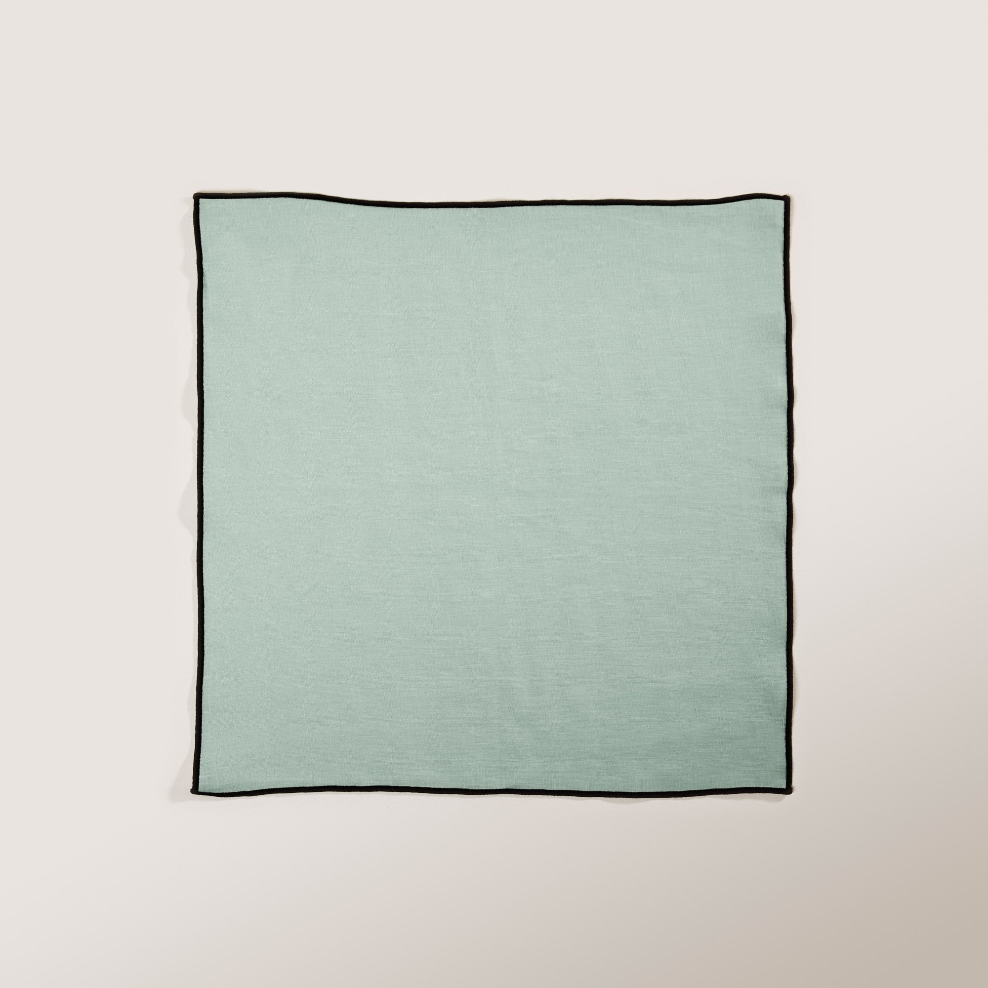 Serviette de table CARLINA tilleul et bourdon noir