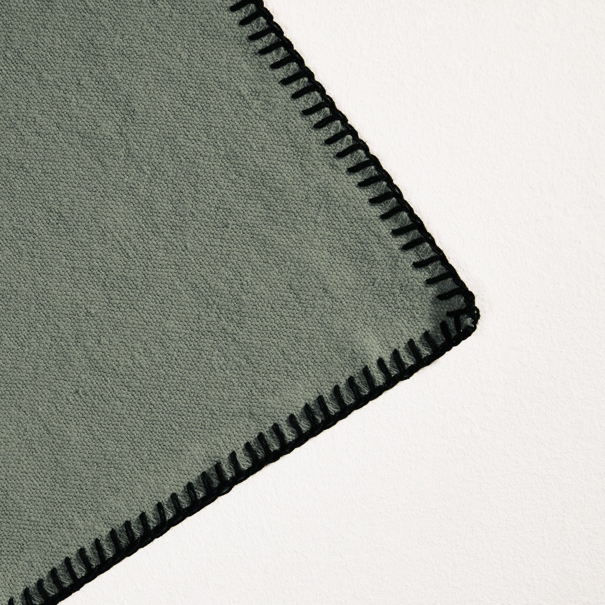 Serviette de table NINO kaki grisé et feston noir