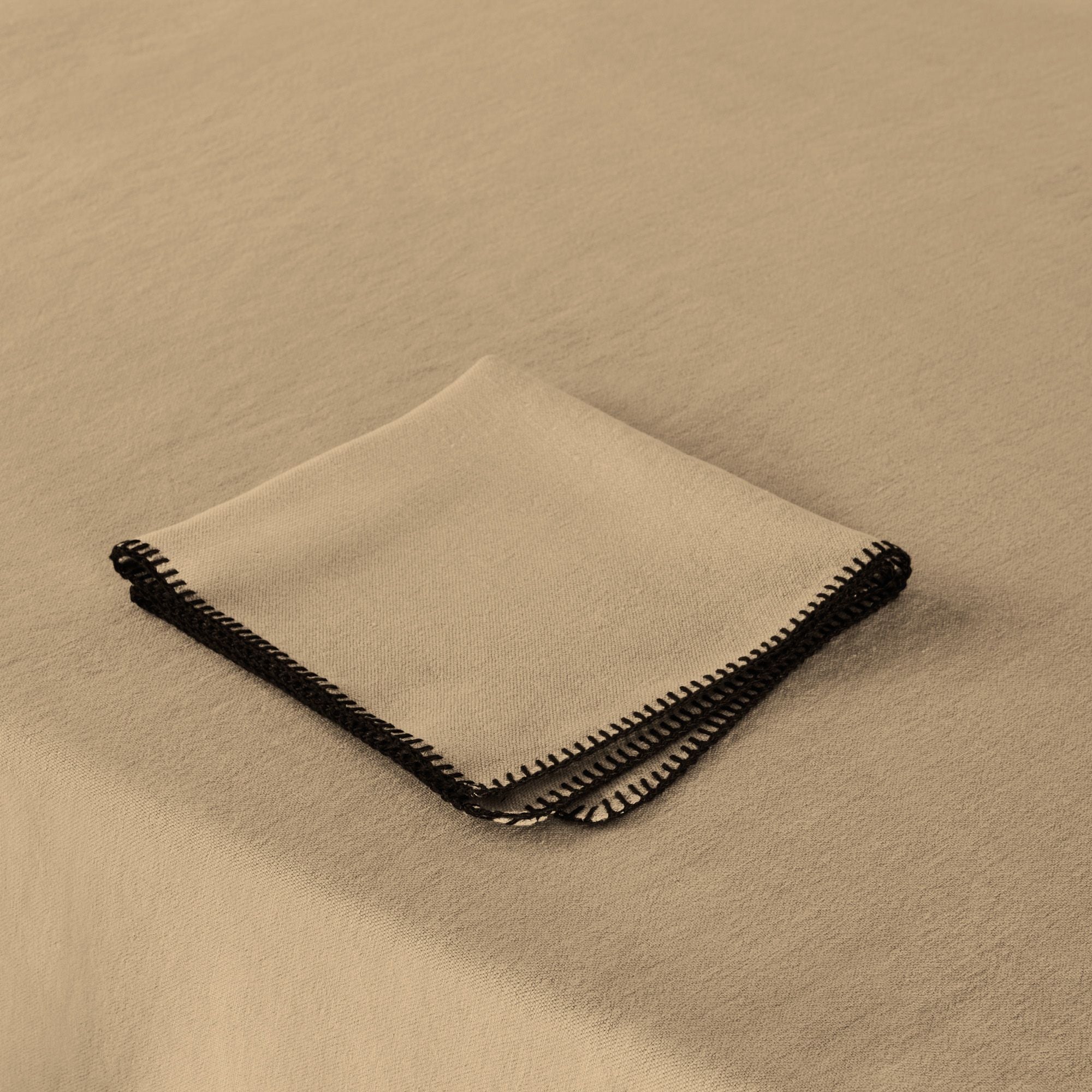 Serviette de table NINO seigle et feston noir