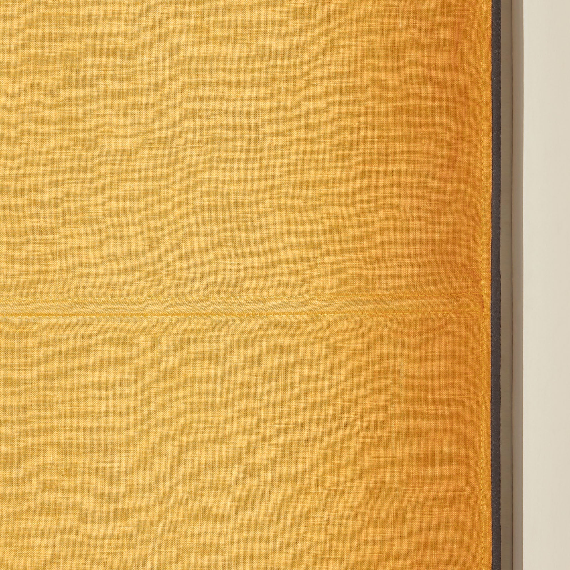 Store bateau occultant CARLINA ocre et bourdon noir