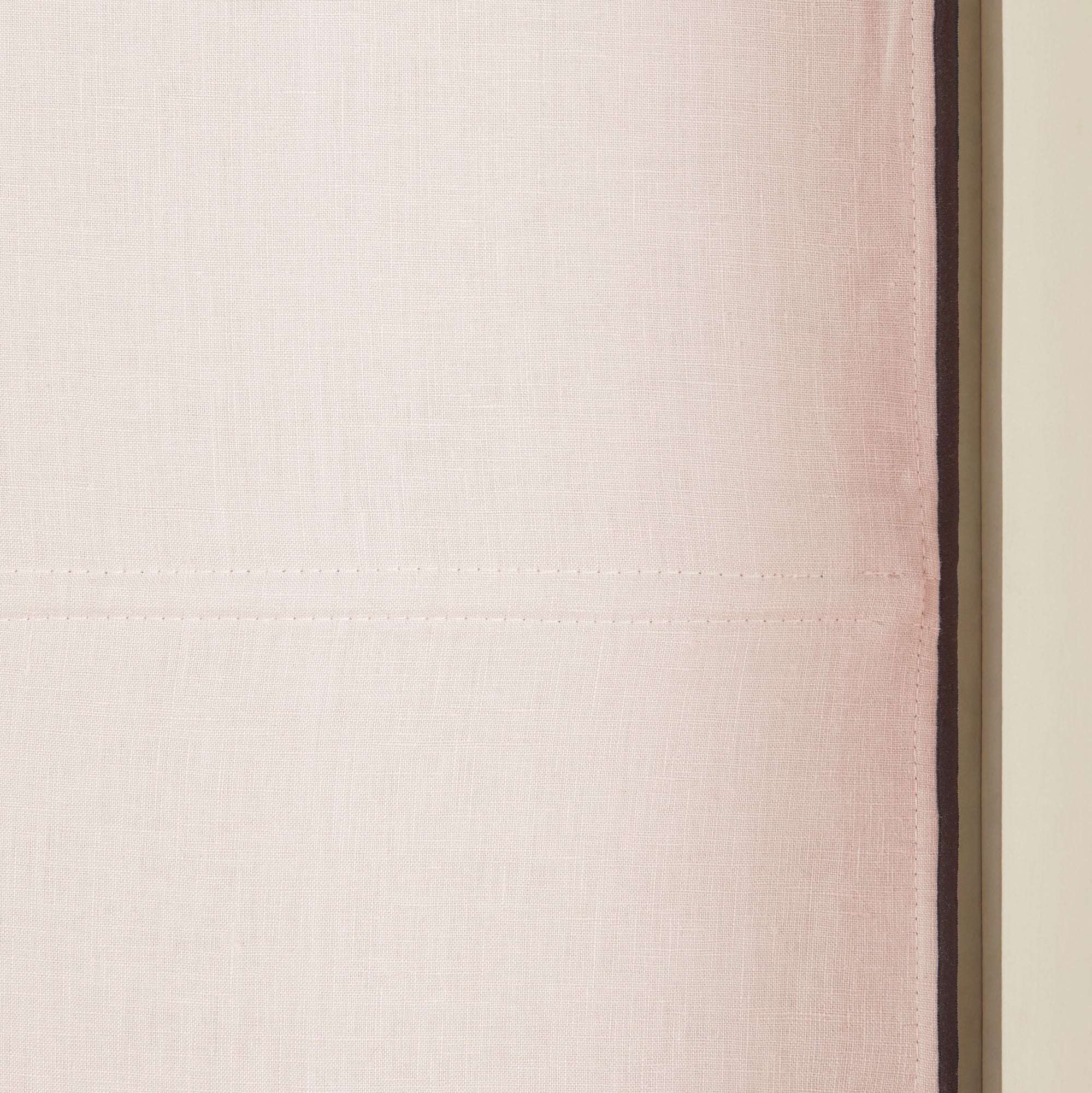 Store bateau occultant CARLINA rose poudré et bourdon noir