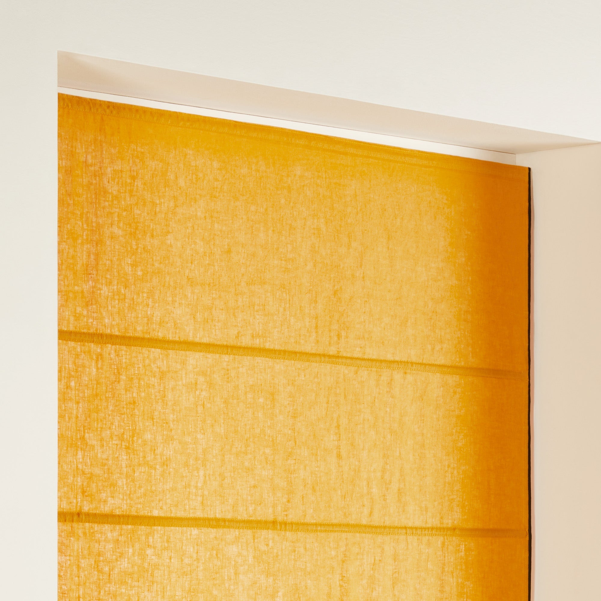 Store bateau CARLINA ocre et bourdon noir