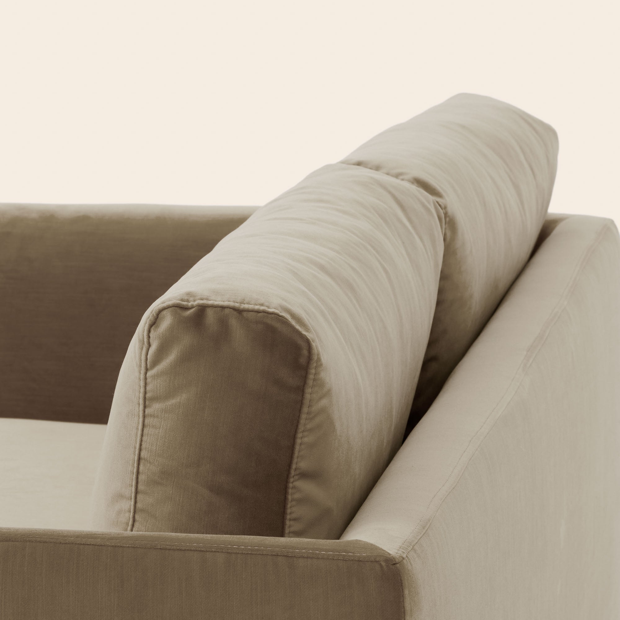 Canapé 2 places ODELLE velours beige chic
