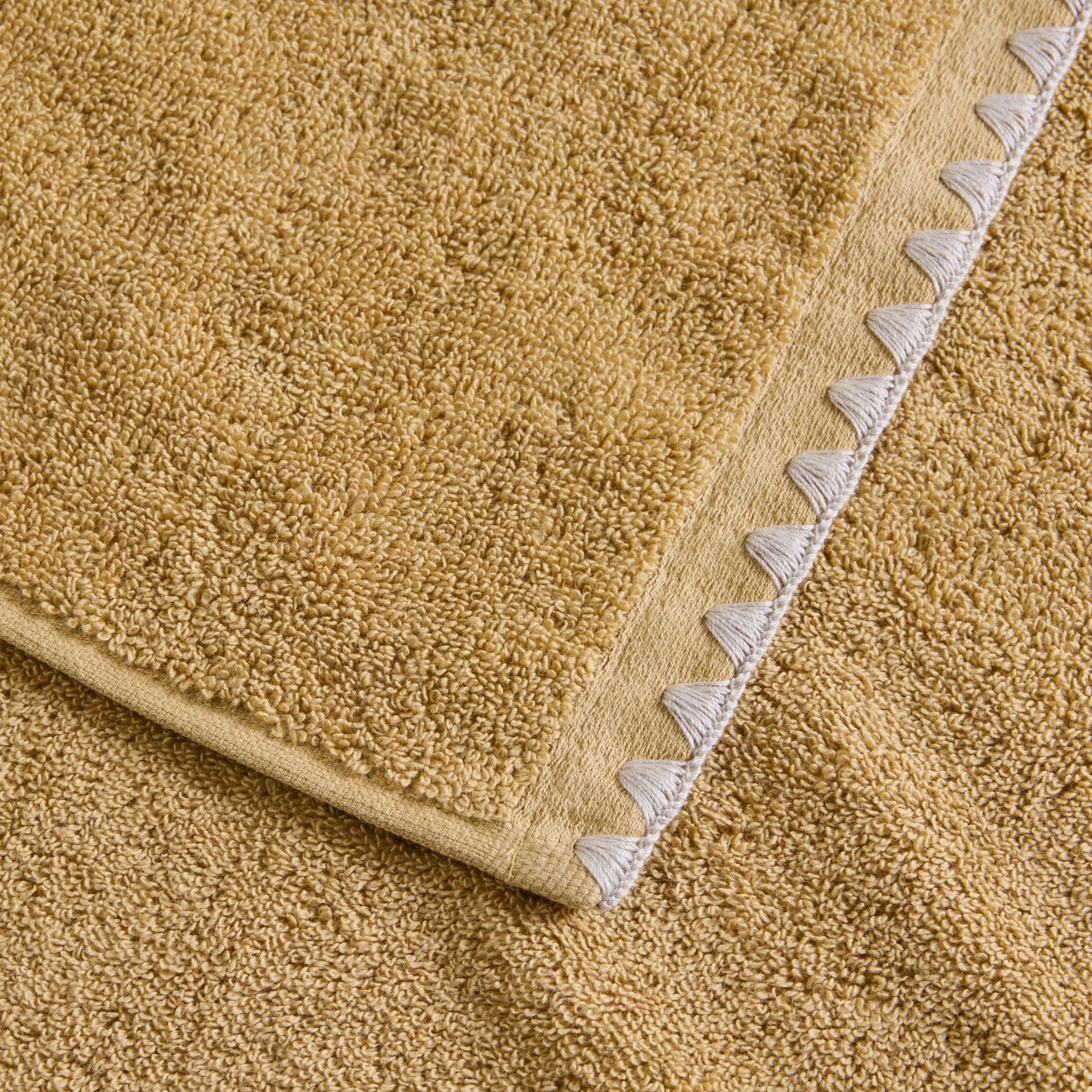 Tapis de bain NERYDA jaune sable et beige