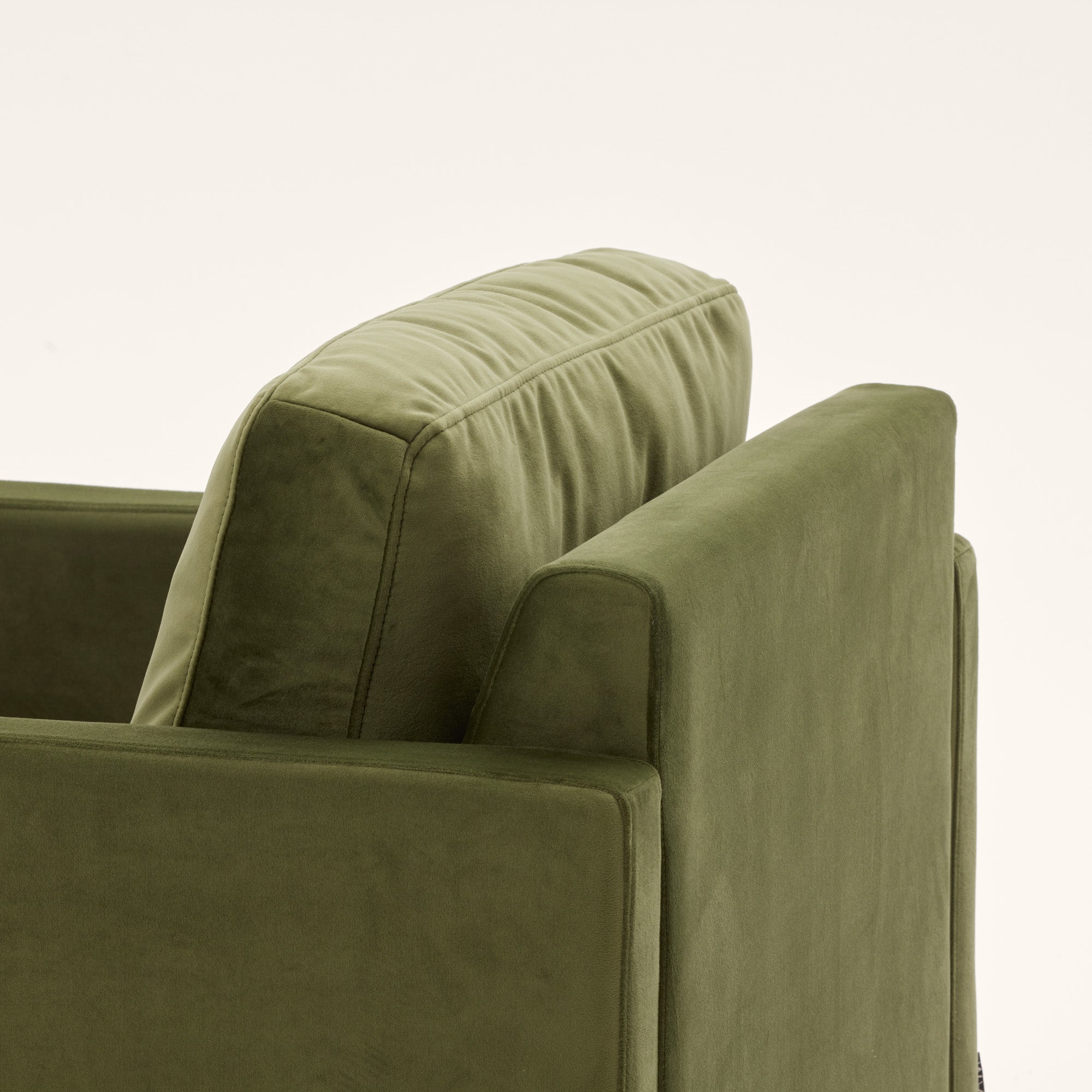 Fauteuil CESARE velours olivine