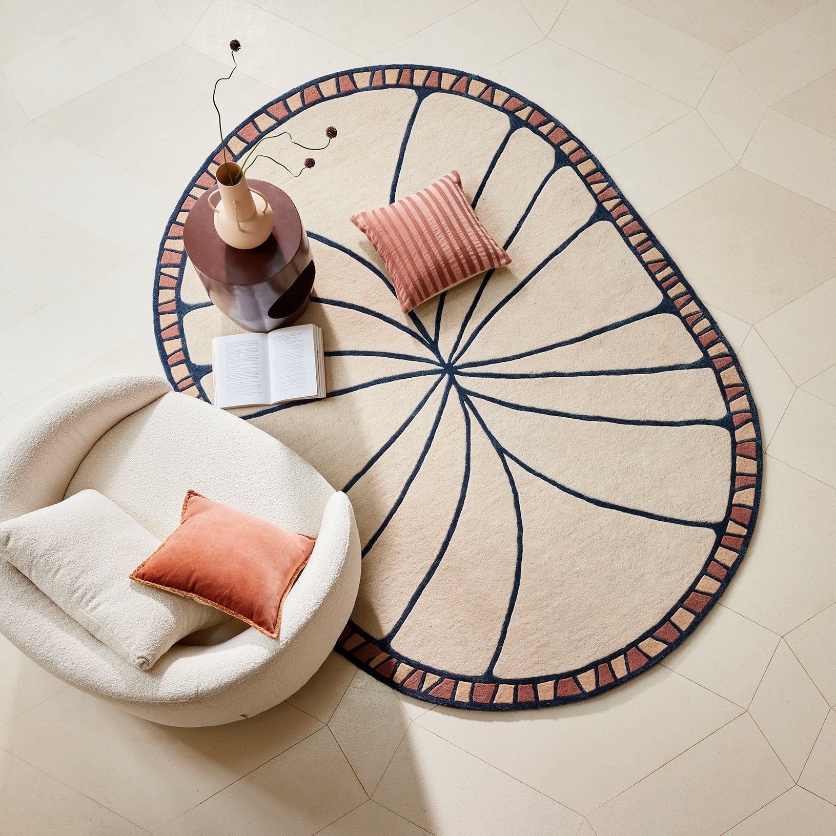 Fauteuil JULIKA écru bouclé