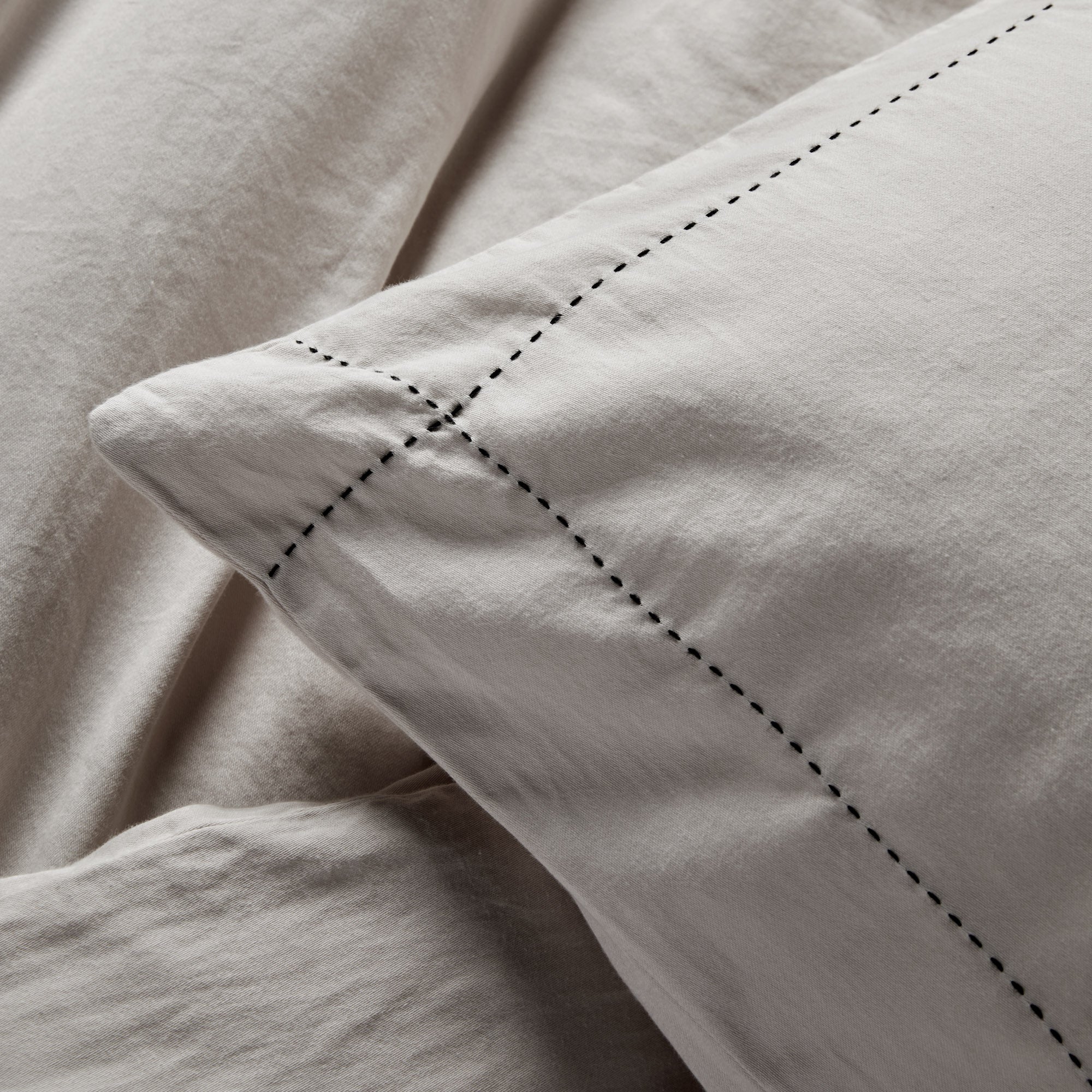 Housse de couette ANOUK galet et point sellier noir