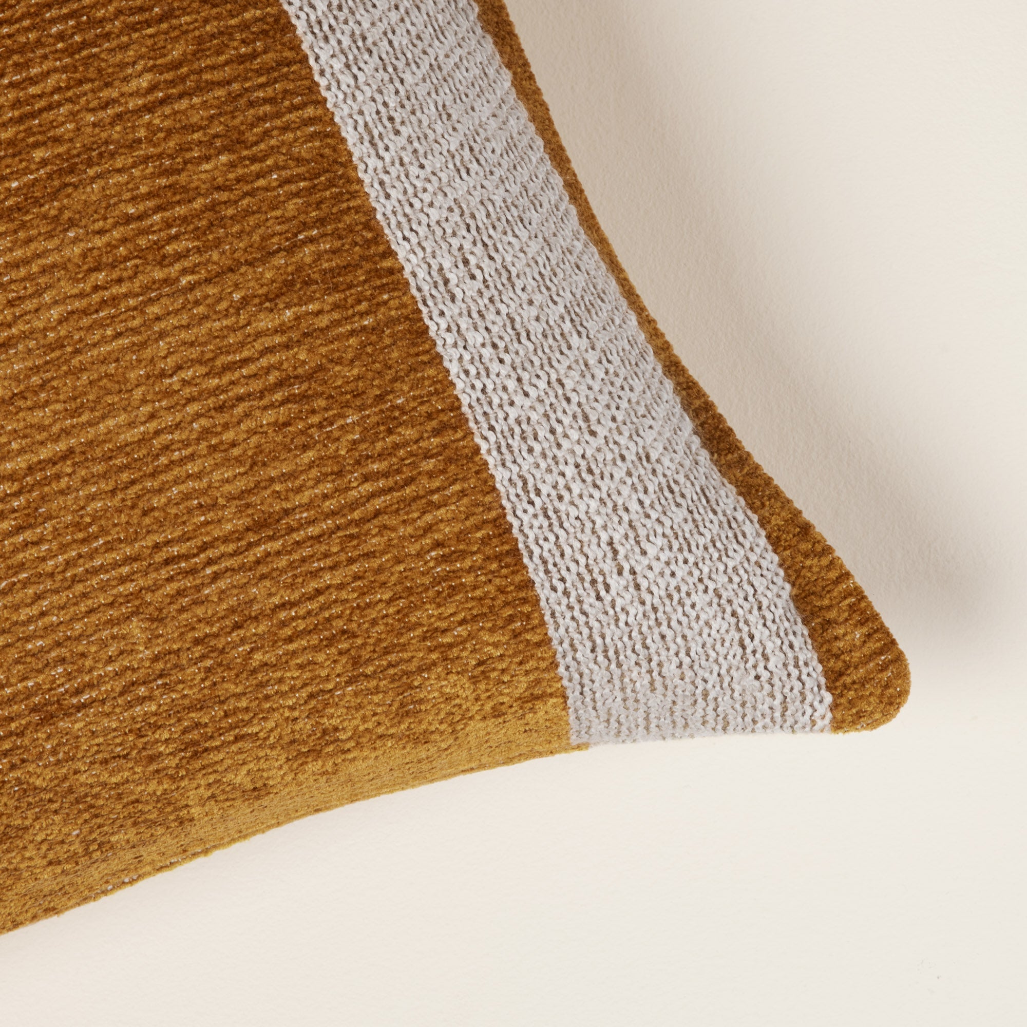 Housse de coussin NILS moutarde et naturel