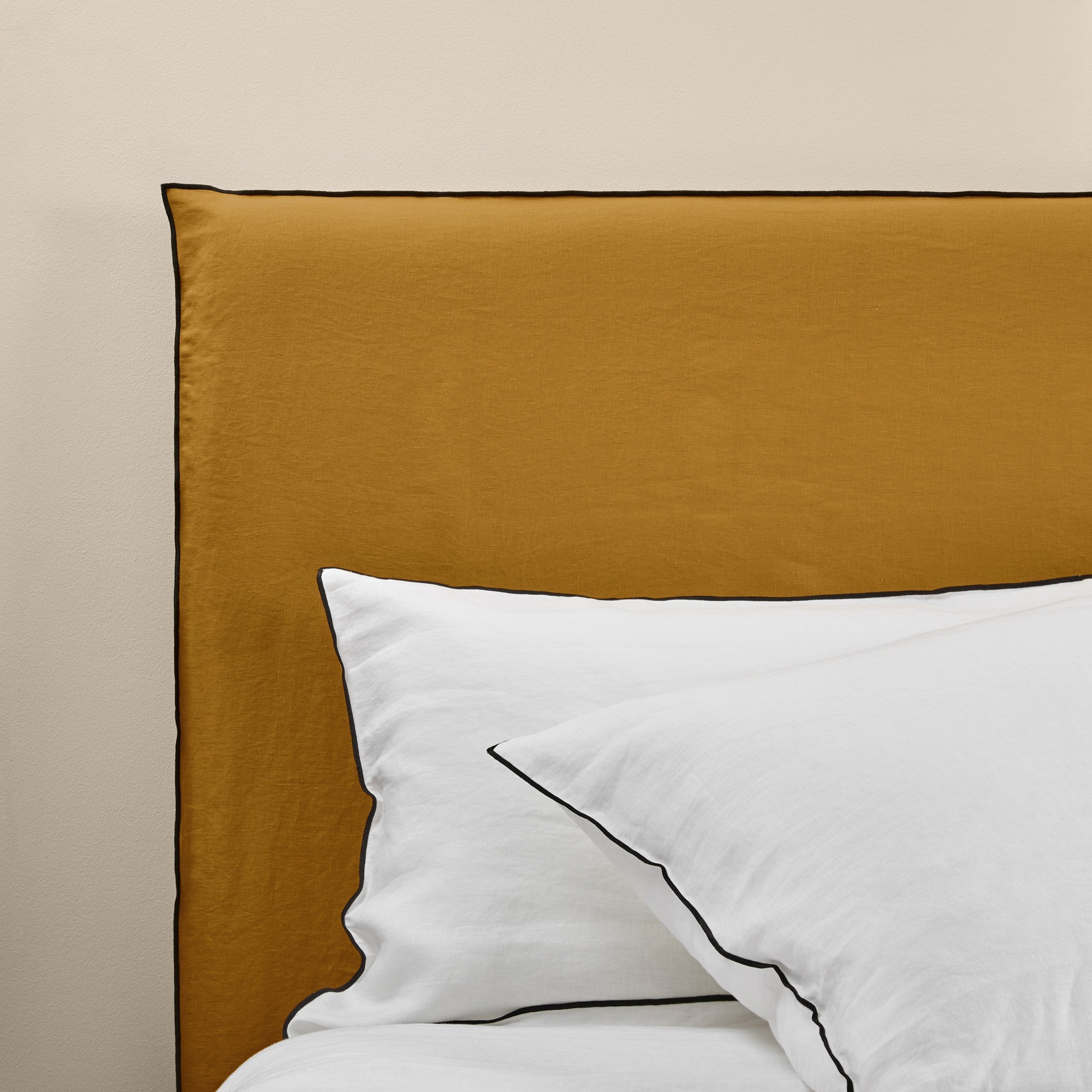 Housse de tête de lit CARLINA bronze et bourdon noir