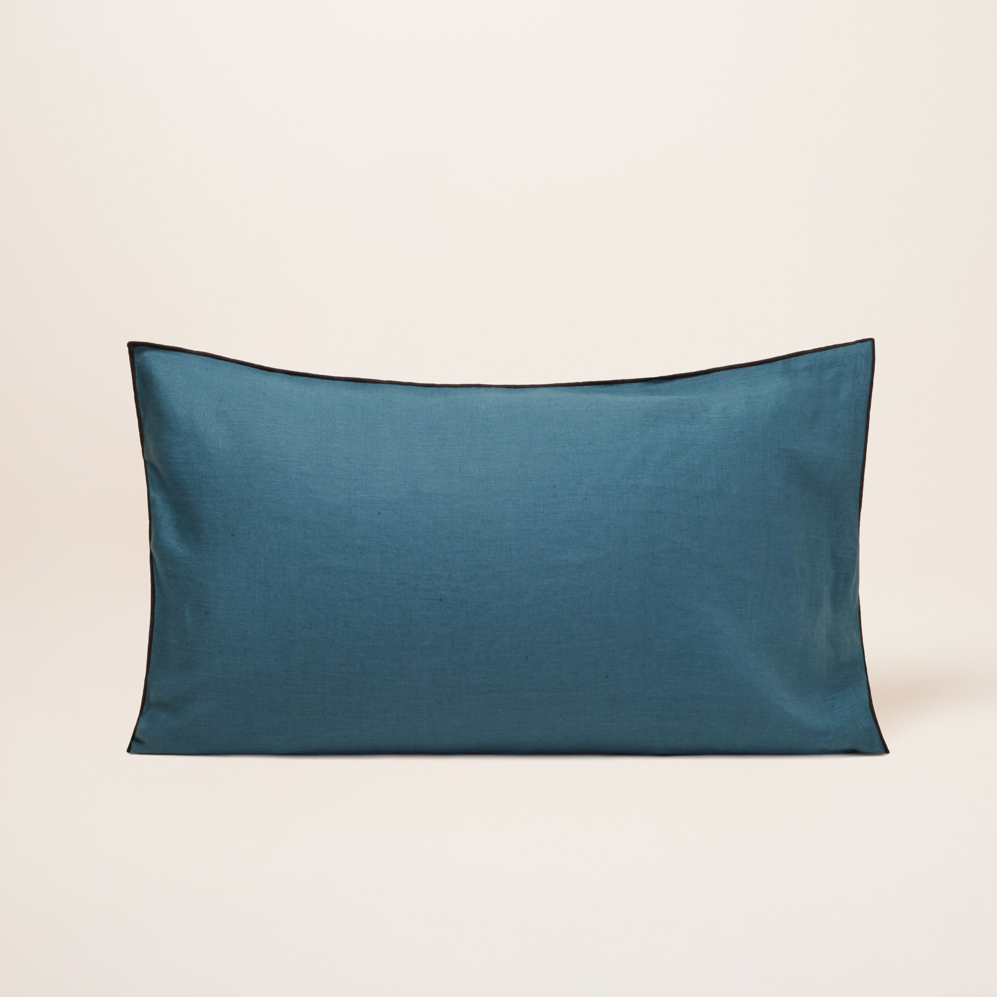 Lot de 2 taies d'oreiller CARLINA pétrole et bourdon noir