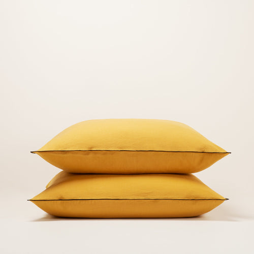 Madura - Lot de 2 taies d'oreiller CARLINA ocre et bourdon noir
