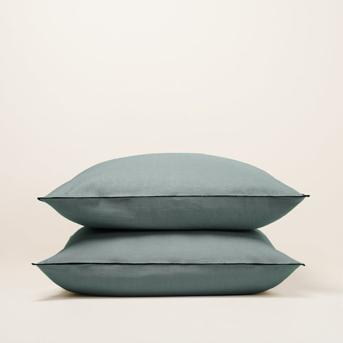 Madura - Lot de 2 taies d'oreiller CARLINA vert de gris et bourdon noir