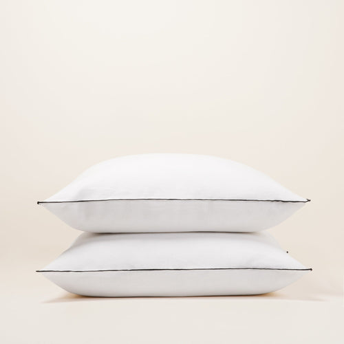 Madura - Lot de 2 taies d'oreiller CARLINA blanc pur et bourdon noir