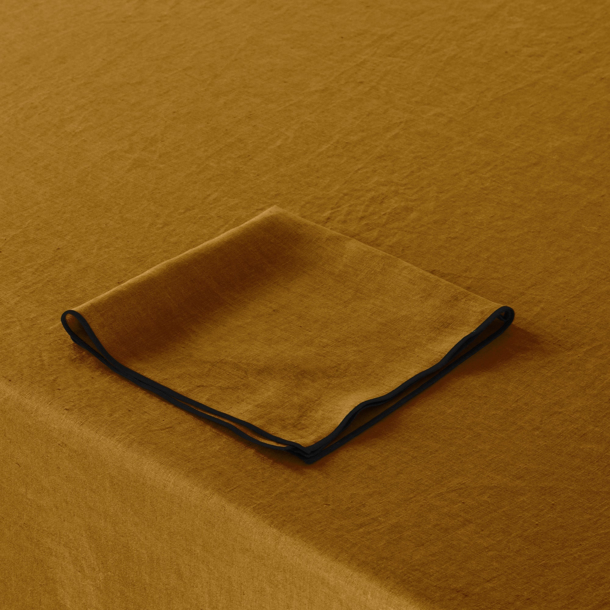Nappe rectangulaire CARLINA bronze et bourdon noir