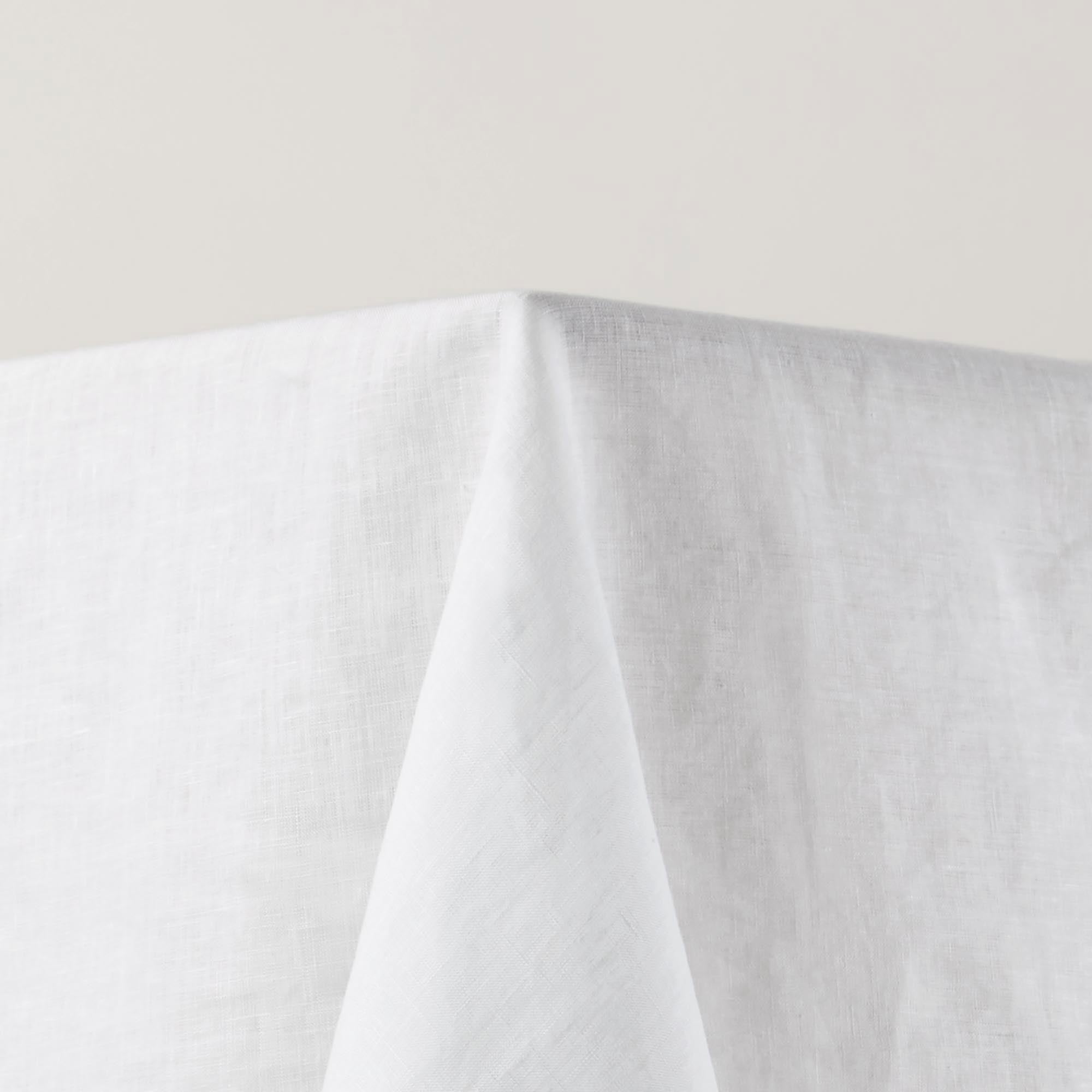 Nappe rectangulaire CARLINA blanc pur et bourdon noir