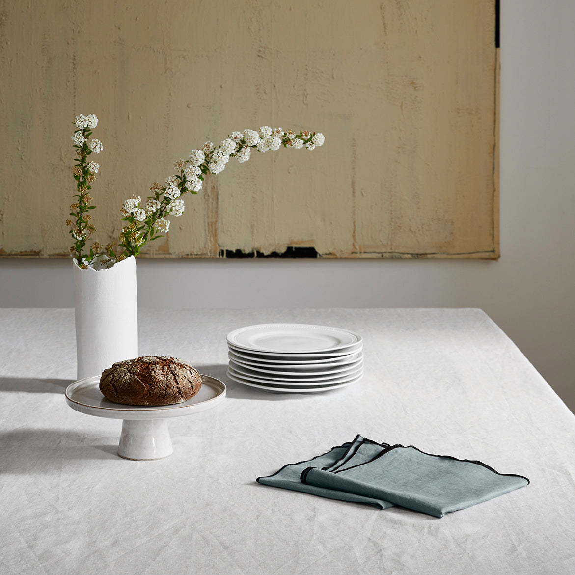 Nappe rectangulaire CARLINA blanc pur et bourdon noir