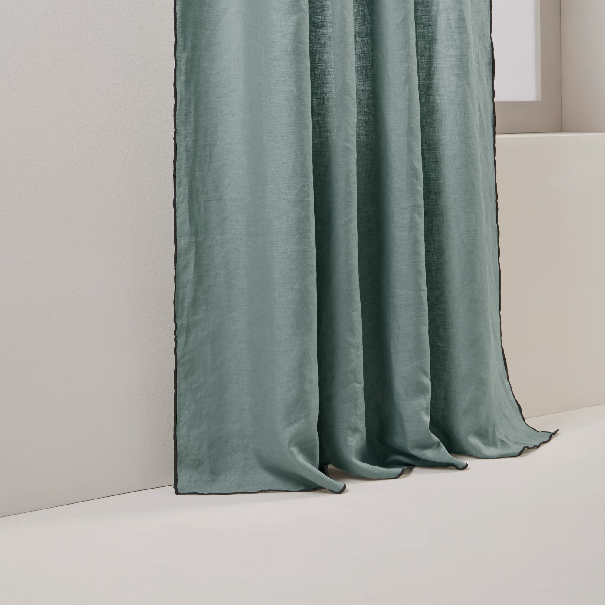 Panneau CARLINA vert de gris et bourdon noir