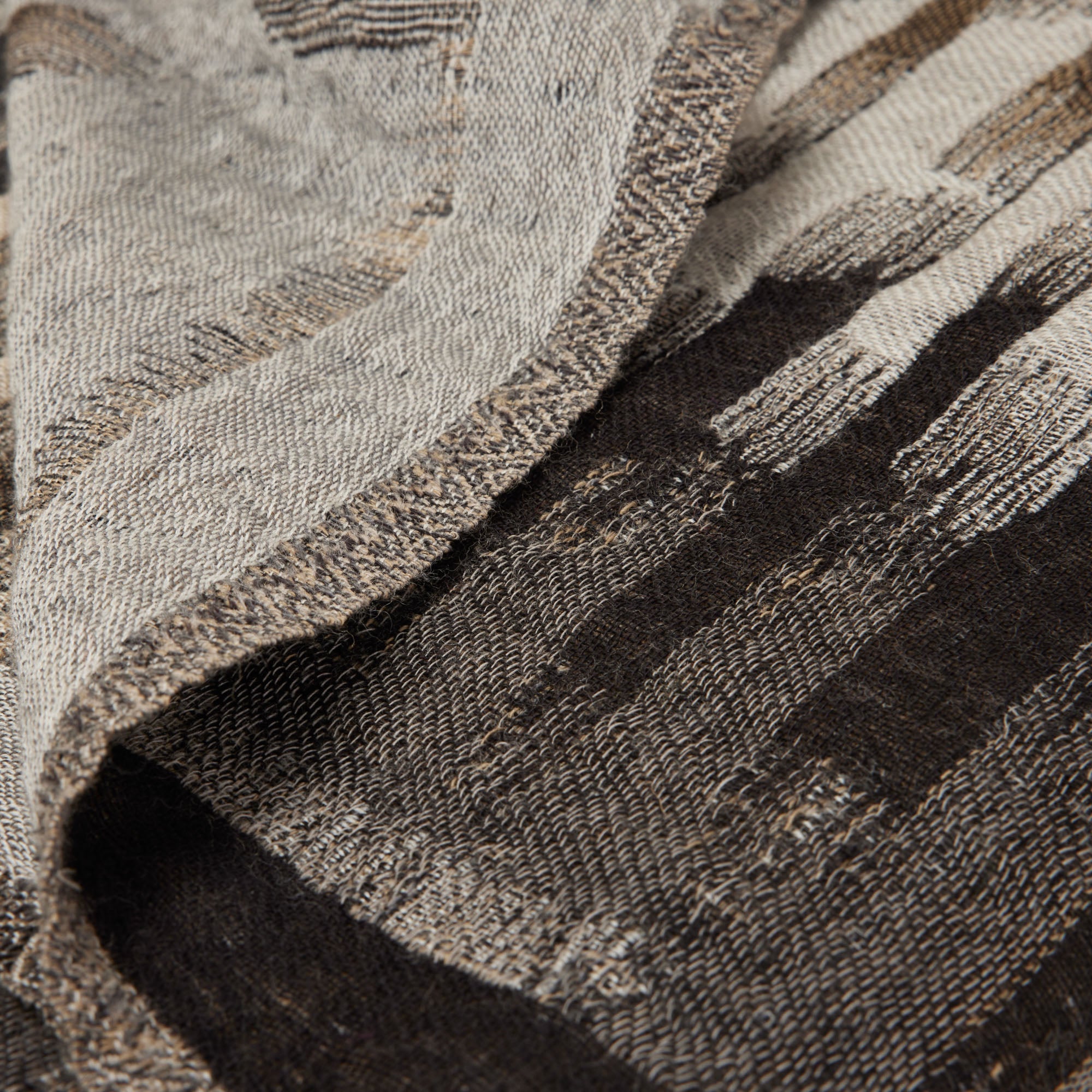 Plaid KHAN graphite