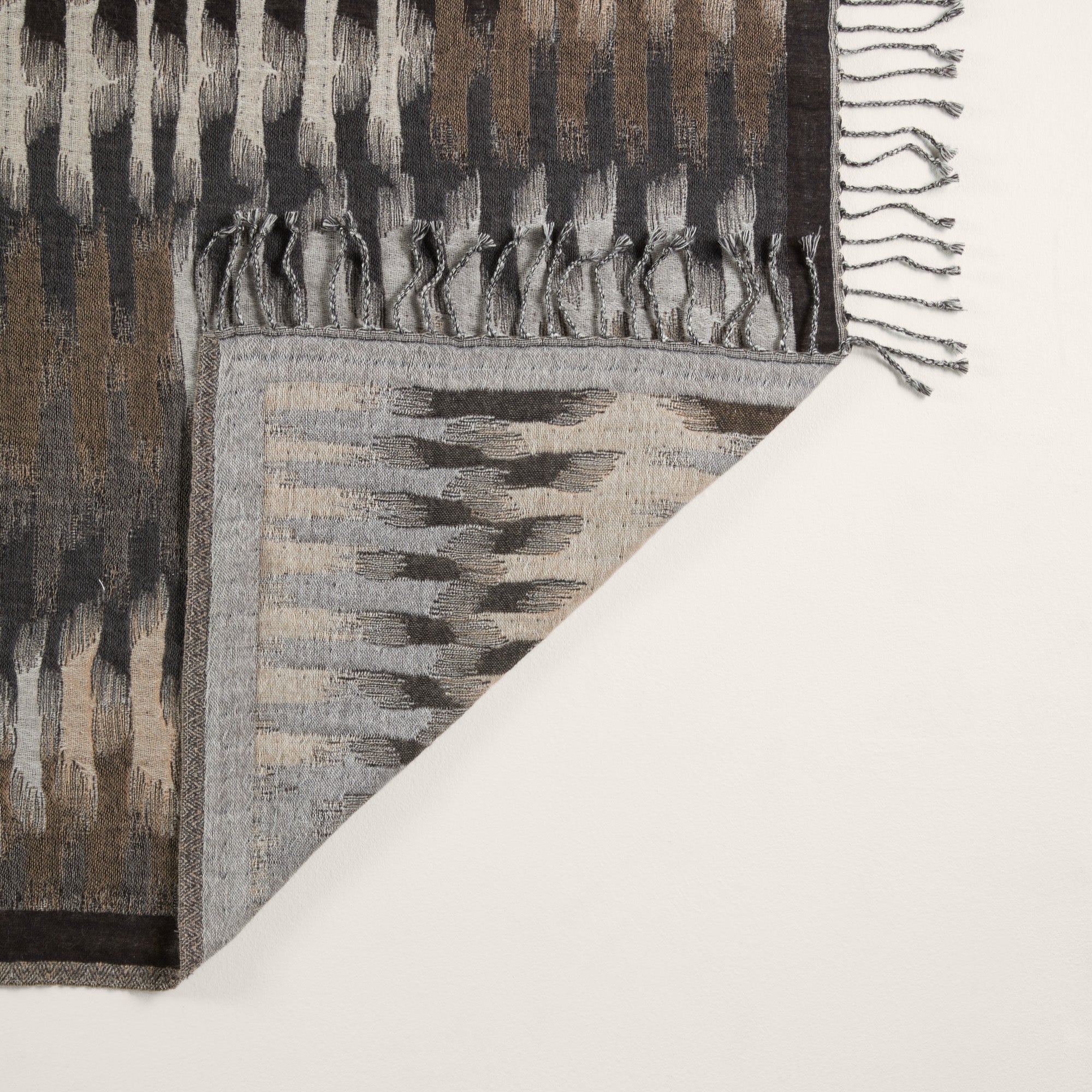 Plaid KHAN graphite
