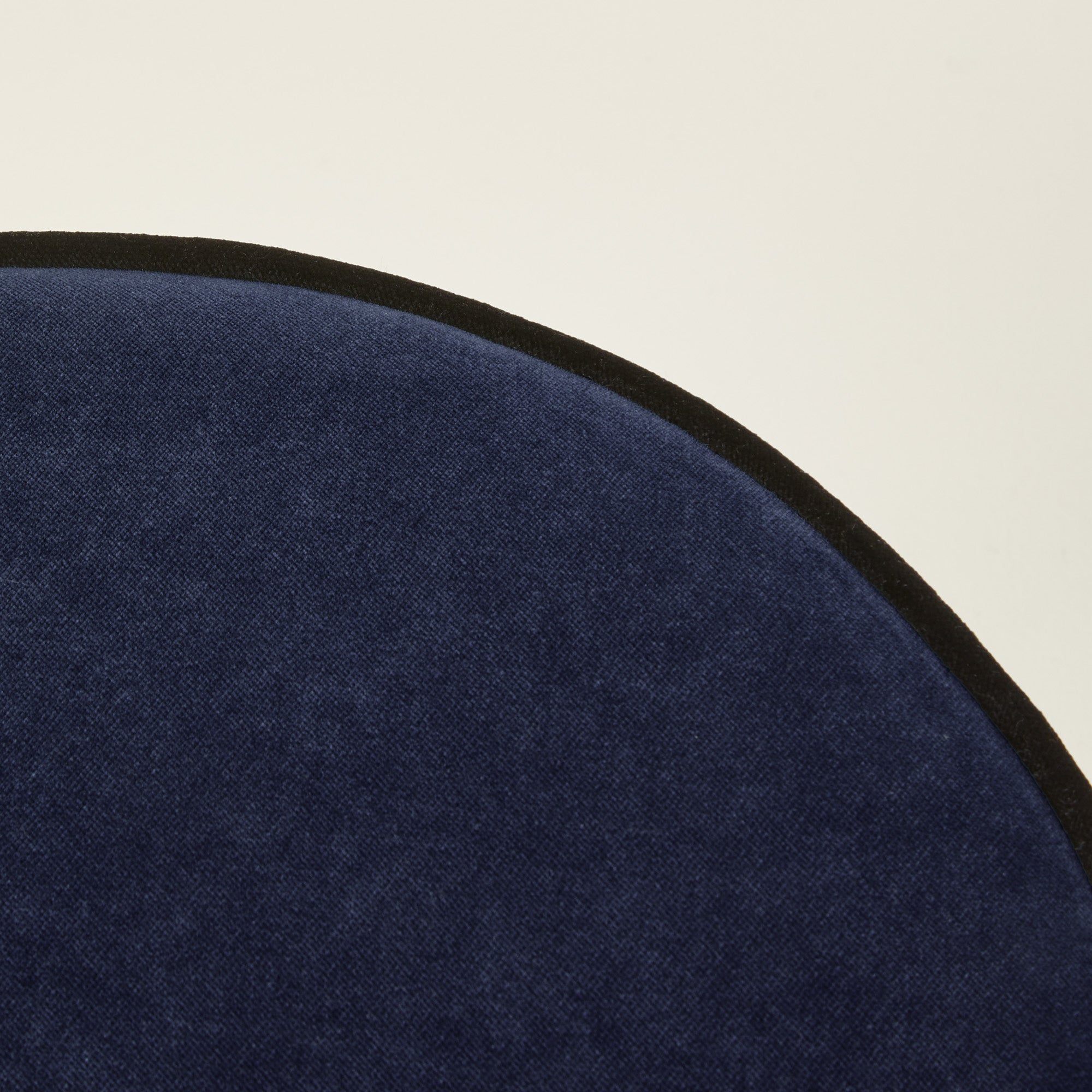 Pouf NOE bleu de nuit et noir