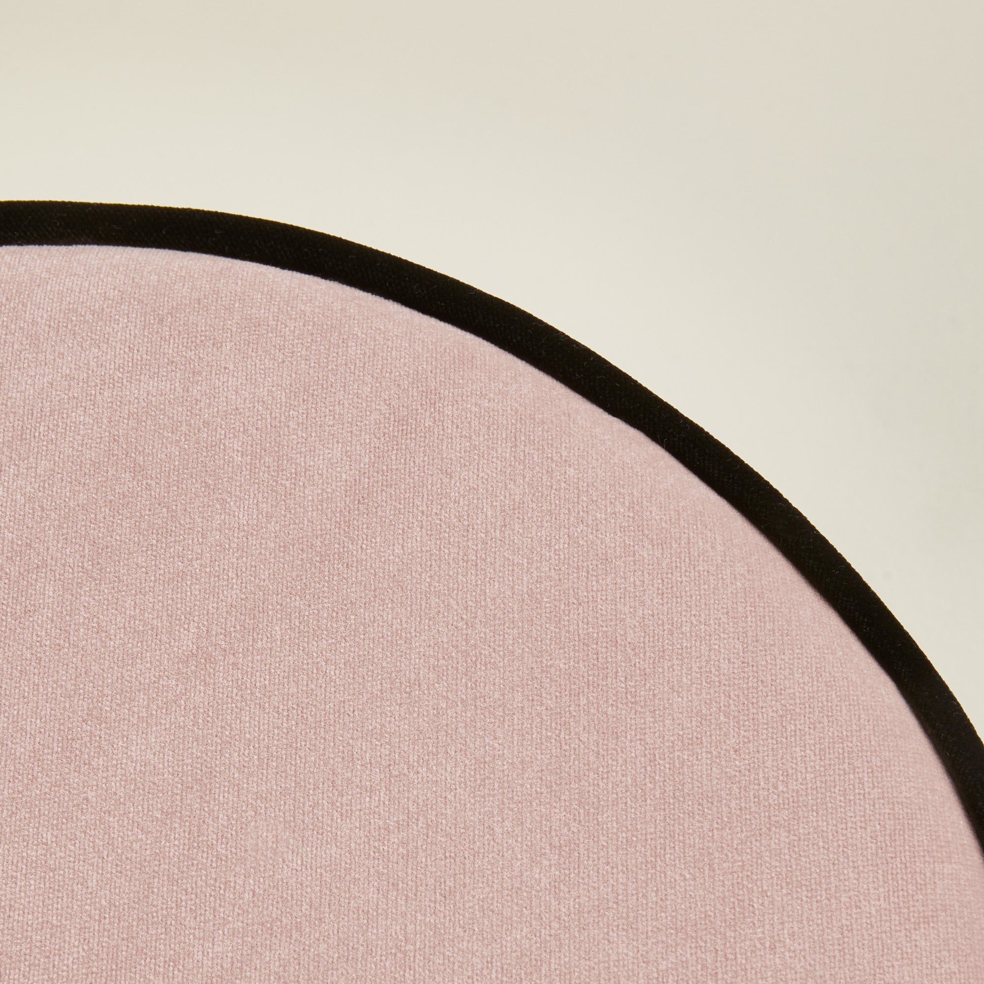 Pouf NOE pétale et noir