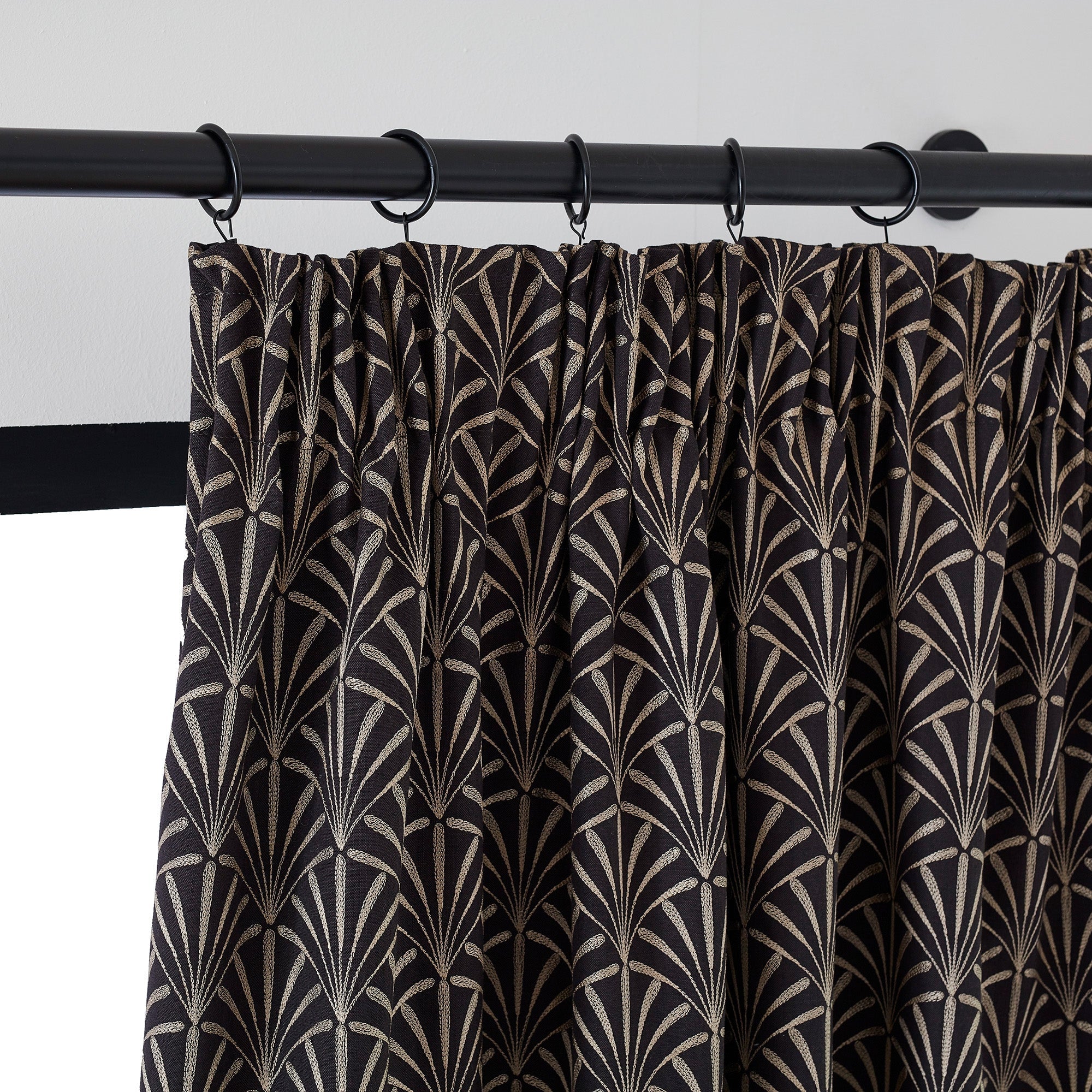Rideau à galon fronceur doublé ARDECO noir et nickel